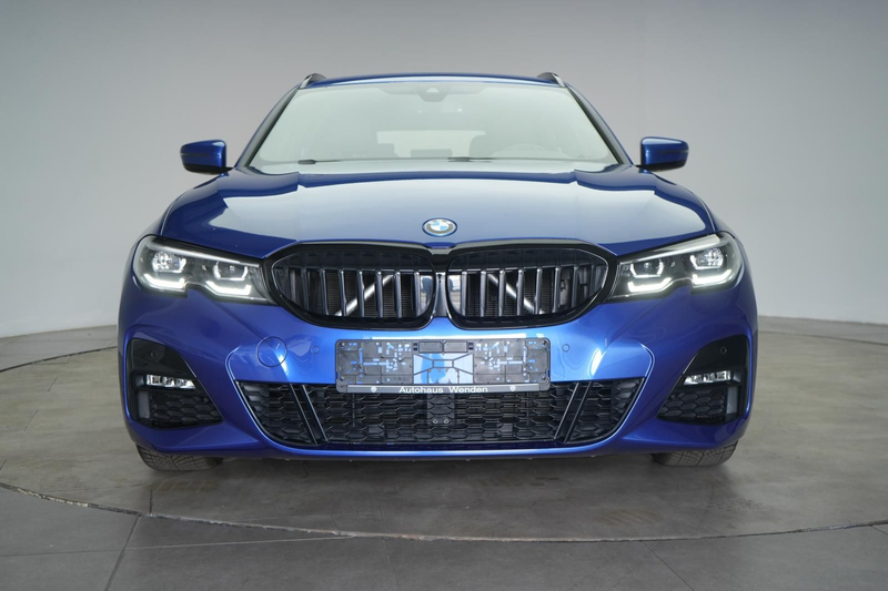 BMW 330 e Touring M Sport AHK/Alcantara/LED/Navi — photo 2