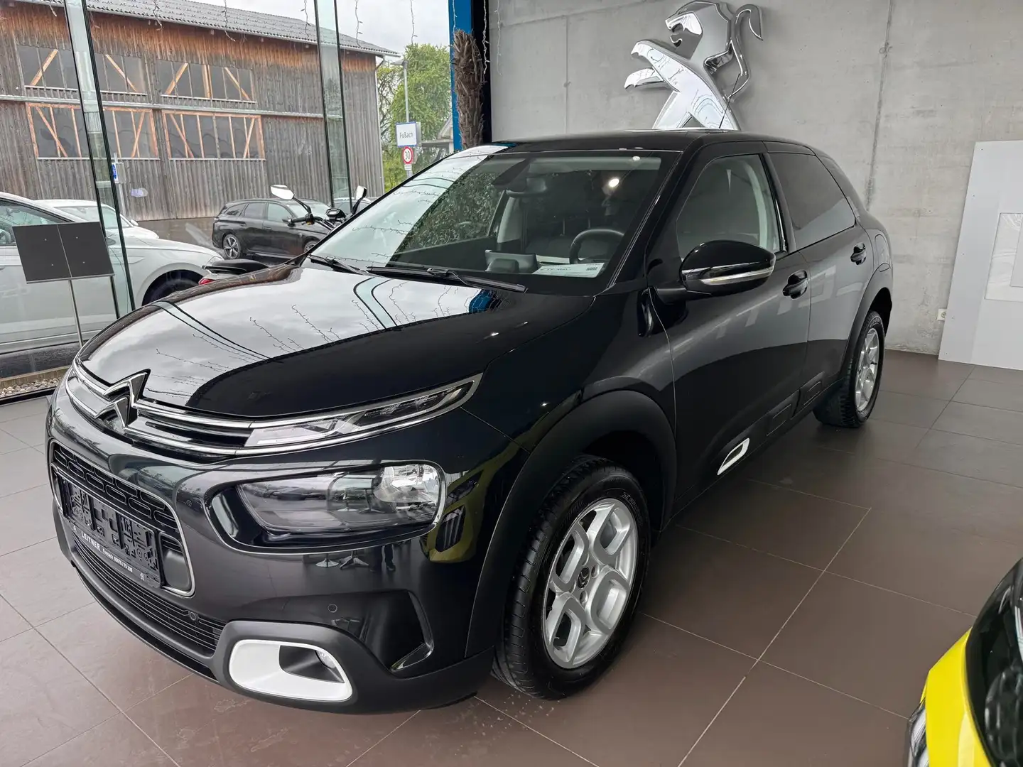 Citroen C4 Cactus Shine Schwarz - 2