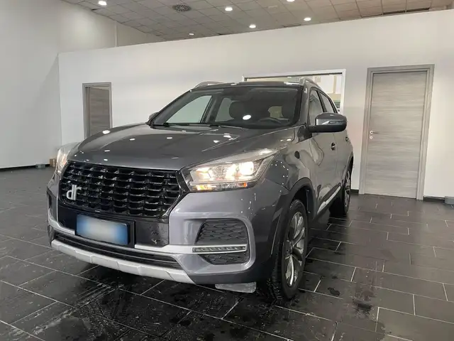 DR Automobiles DR4 view 16