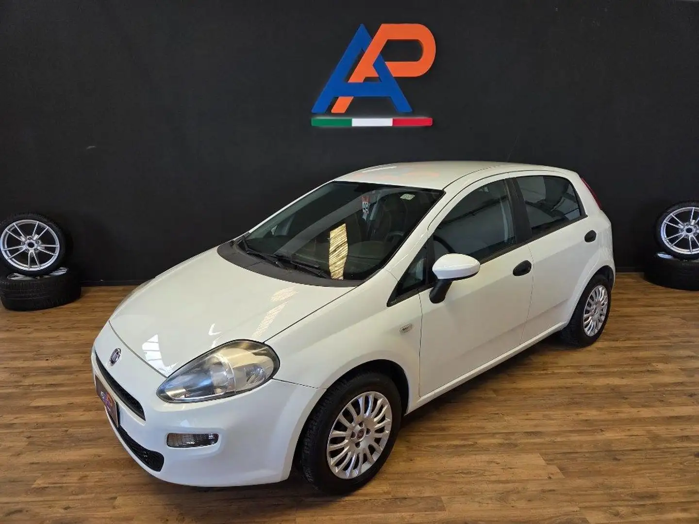 Fiat Punto 1.3 MJT II 75 CV 5 porte Lounge Bianco - 2