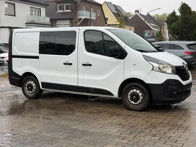 Renault Trafic L2H1 2,7t Komfort NAVI 1 Hand Scheckheft std.heizu