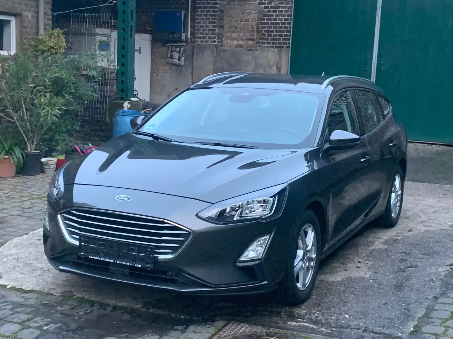 Ford Focus 1,5 EcoBlue Cool & Connect Kamera Autom Grau - 2