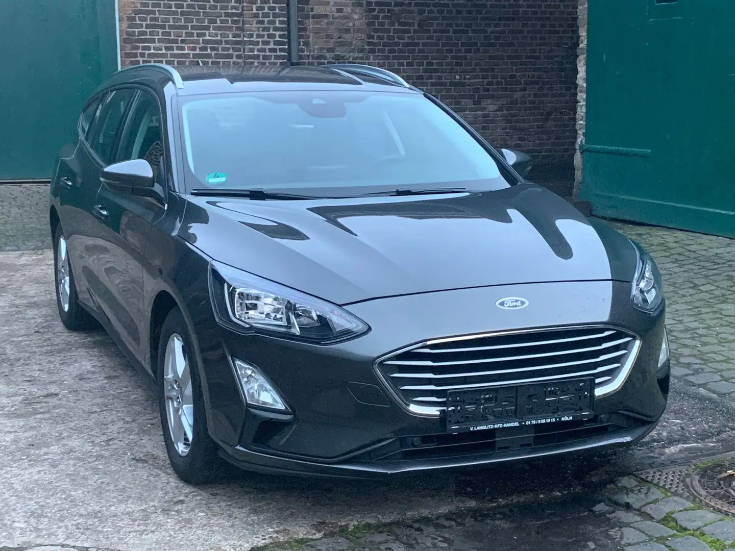 Ford Focus 1,5 EcoBlue Cool & Connect Kamera Autom Grau - 1