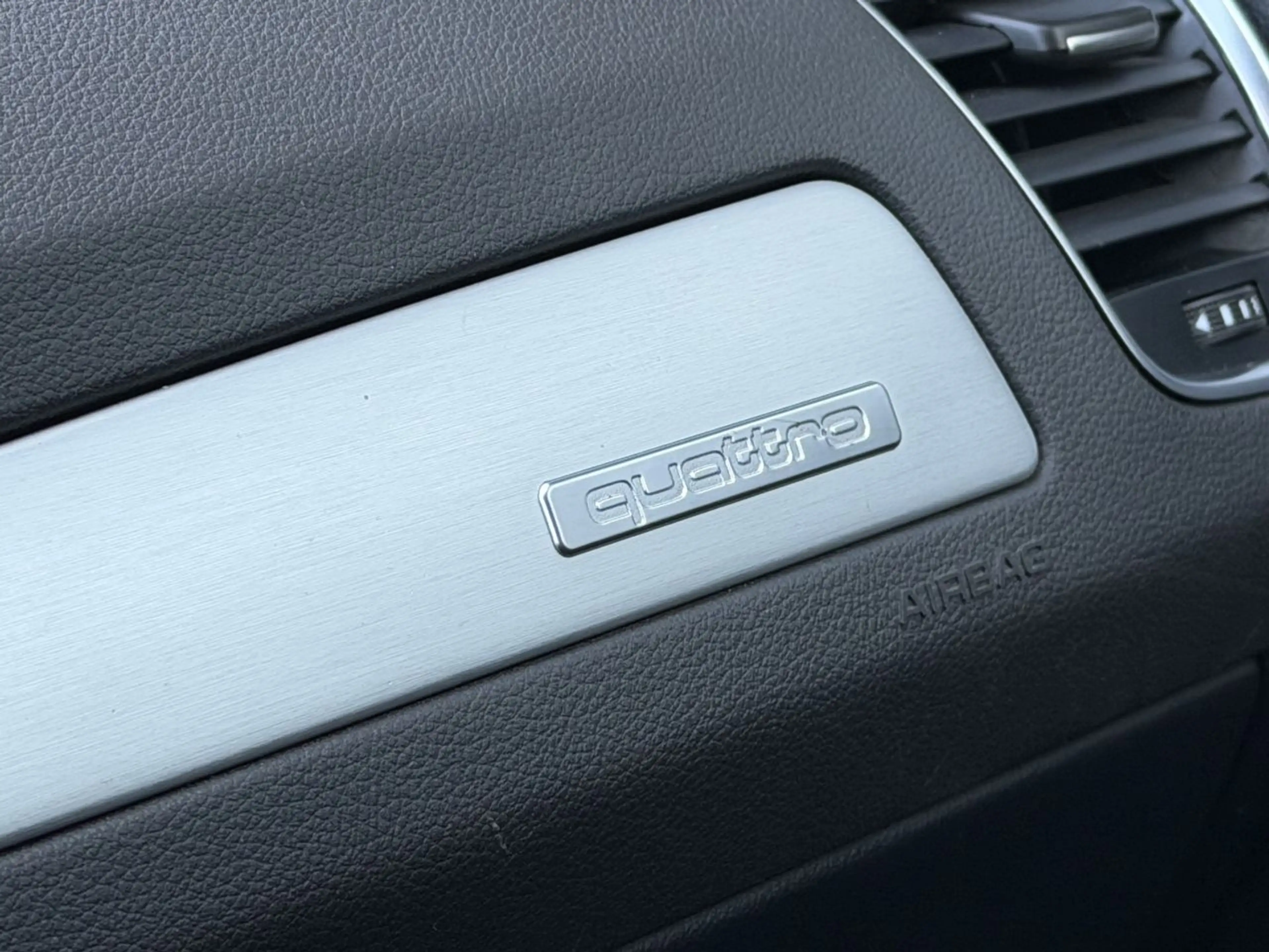 Audi Q5 2.0 TDI Quattro S-Line PDC — photo 9