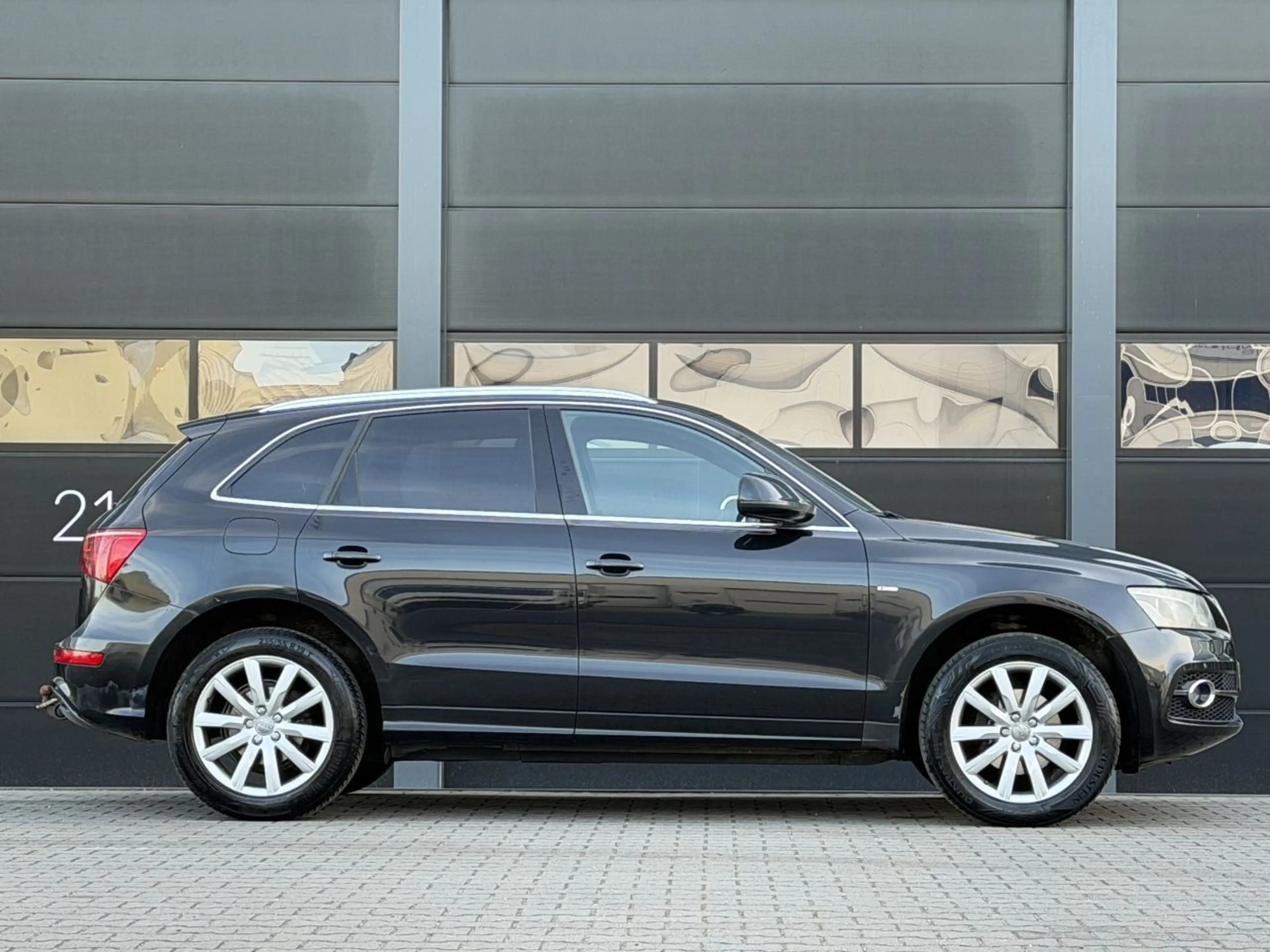 Audi Q5 2.0 TDI Quattro S-Line PDC — photo 3