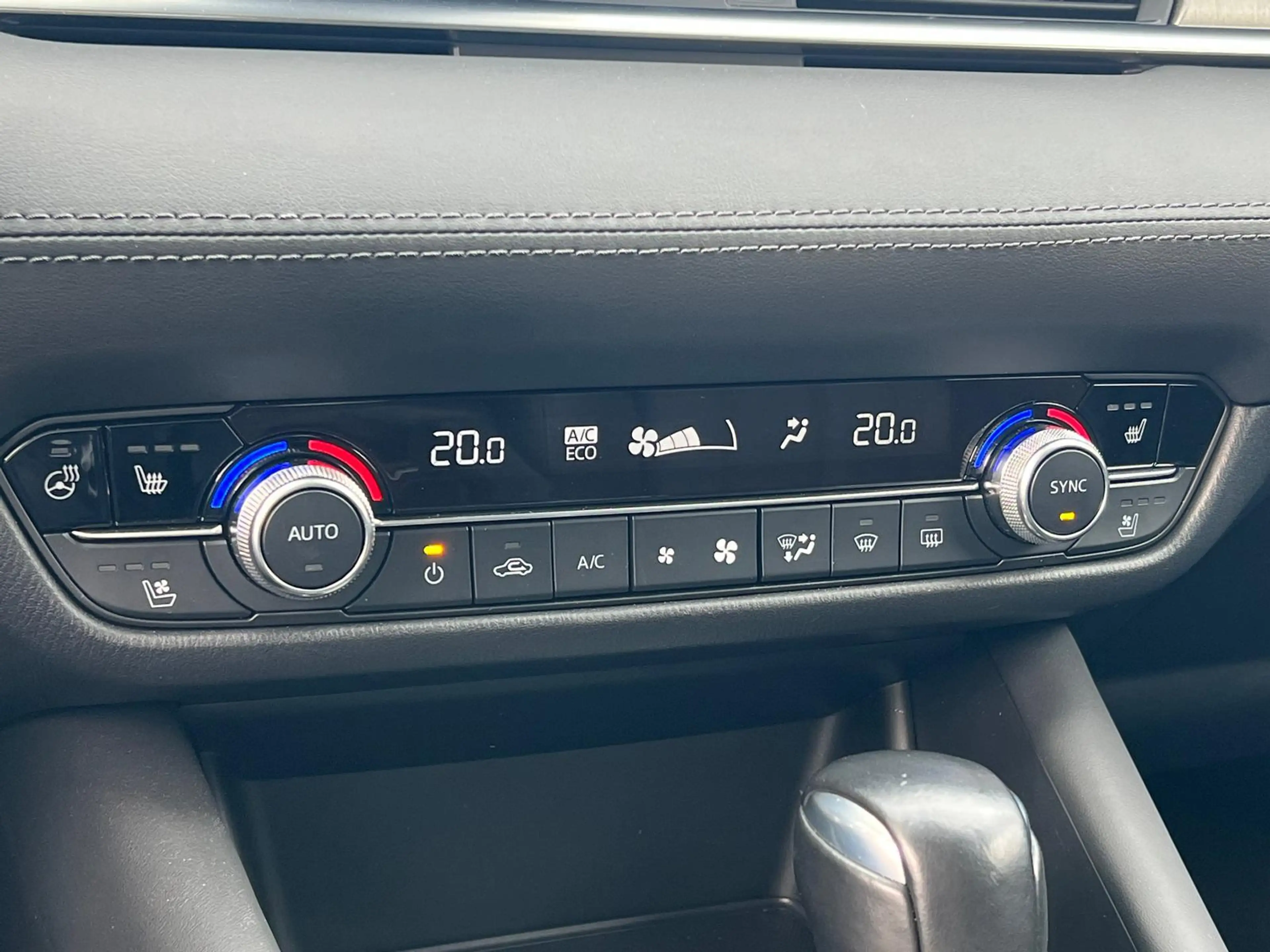 Mazda 6 Sportbreak 2.0 SkyActiv-G 165 Exclusive-Line + Com — photo 27