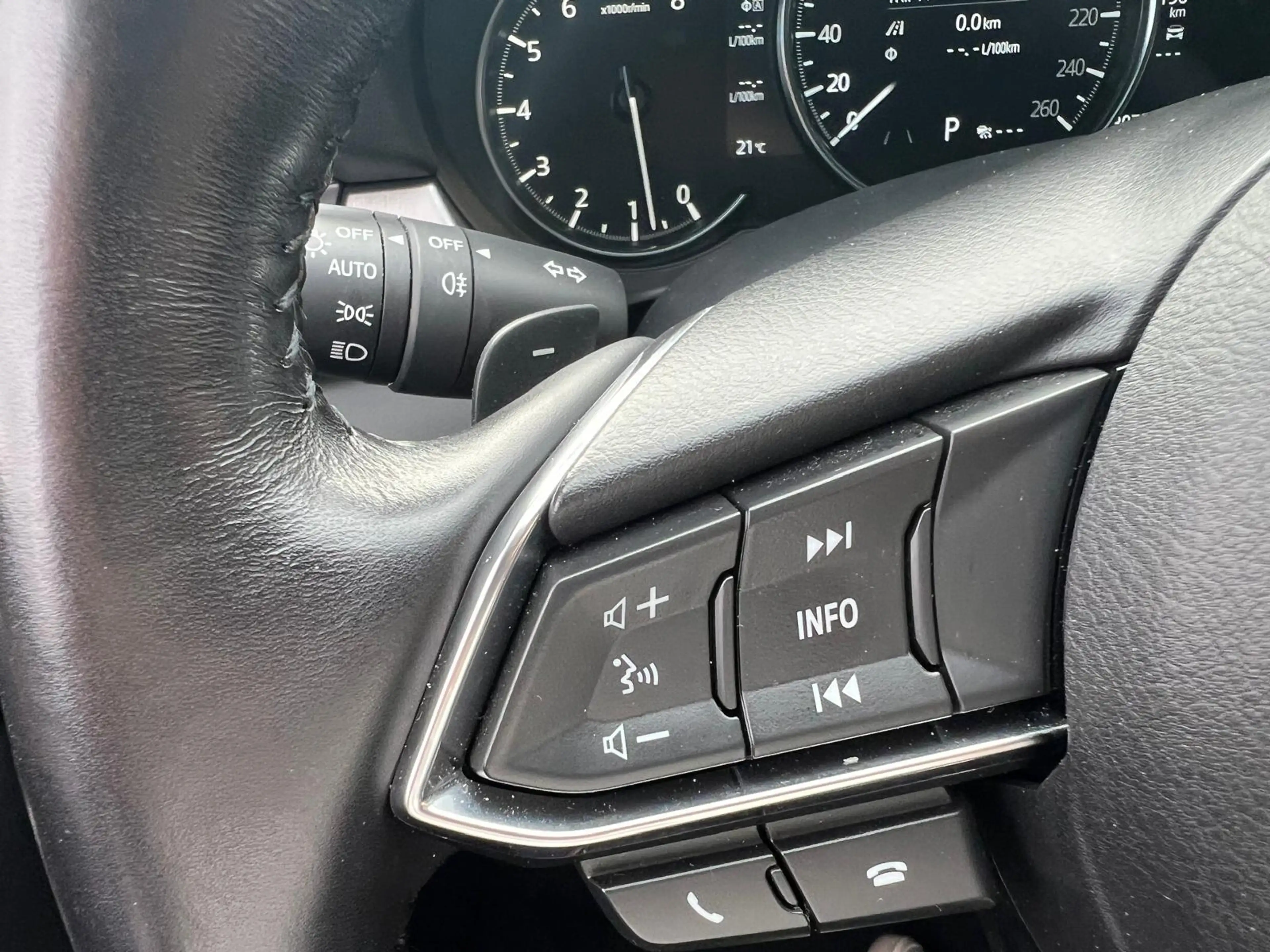 Mazda 6 Sportbreak 2.0 SkyActiv-G 165 Exclusive-Line + Com — photo 36