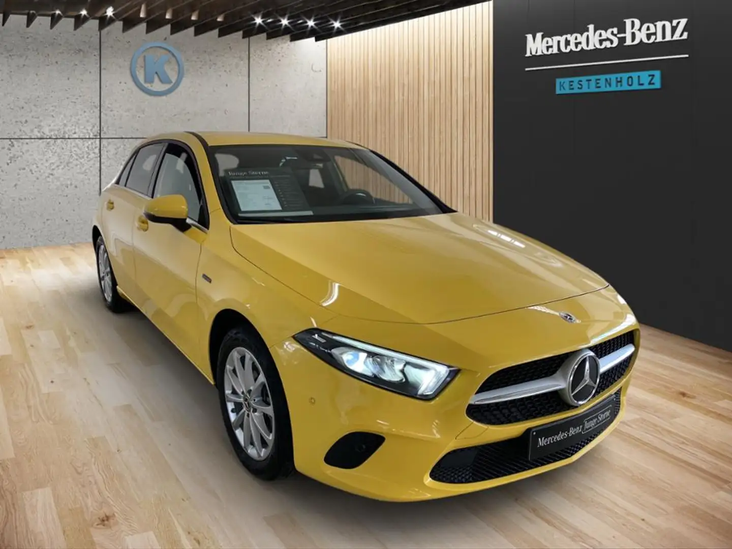 Mercedes-Benz A 250 e Kompaktlimousine *MBUX*STHZ*NAVI*LED* Sarı - 2