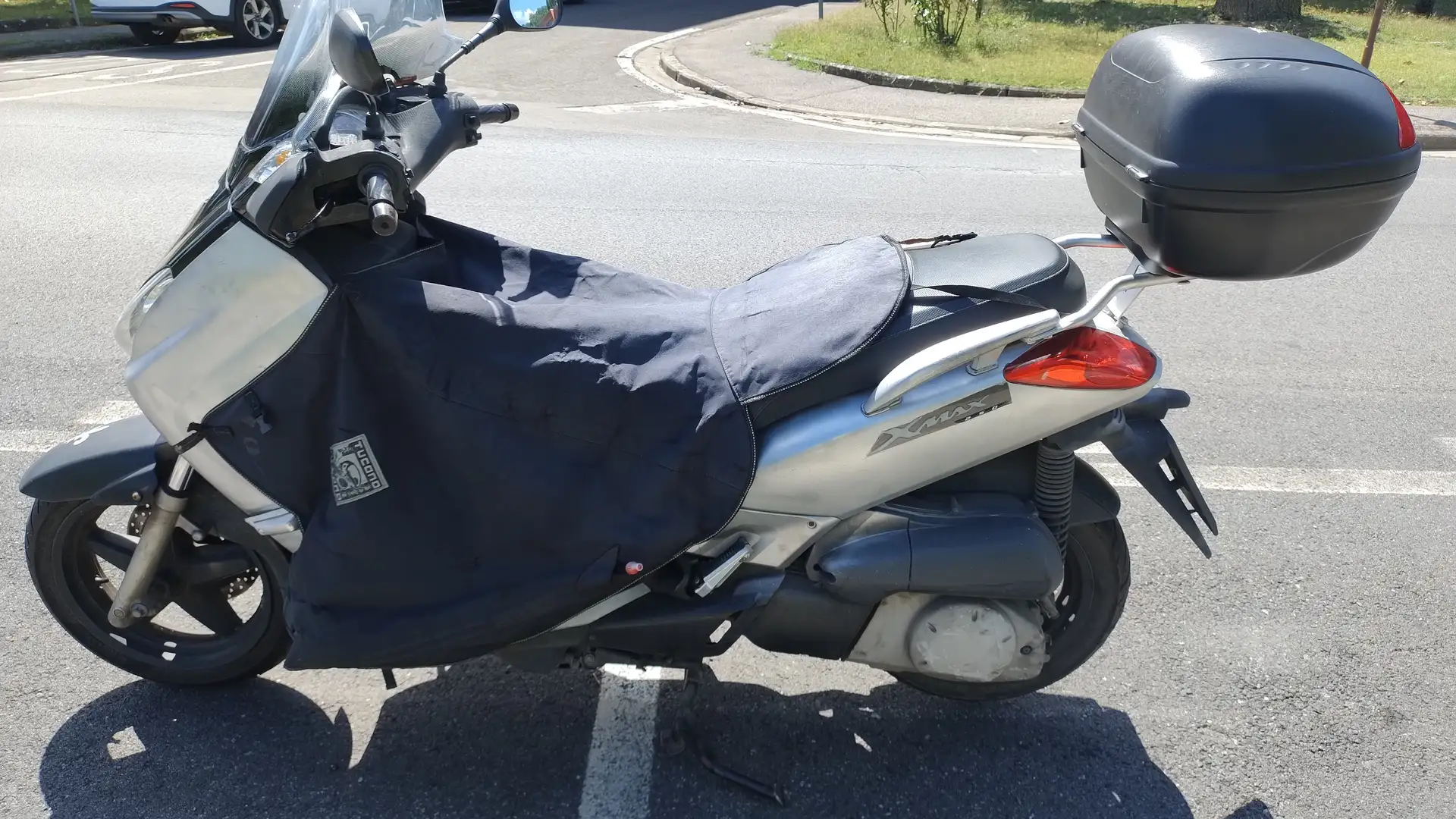 Yamaha X-Max 250 Срібний - 1