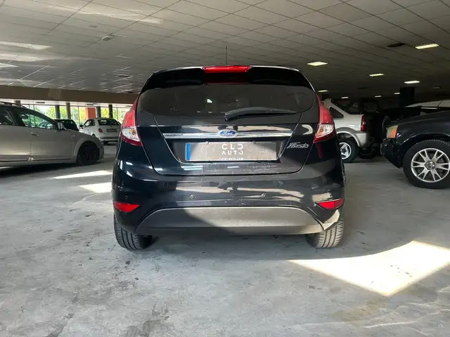 Ford Fiesta view 3