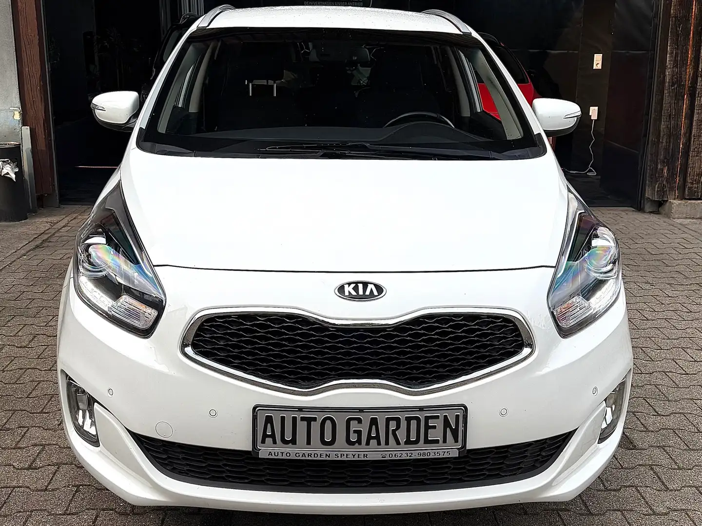 Kia Carens UEFA Euro 2016 Белый - 1