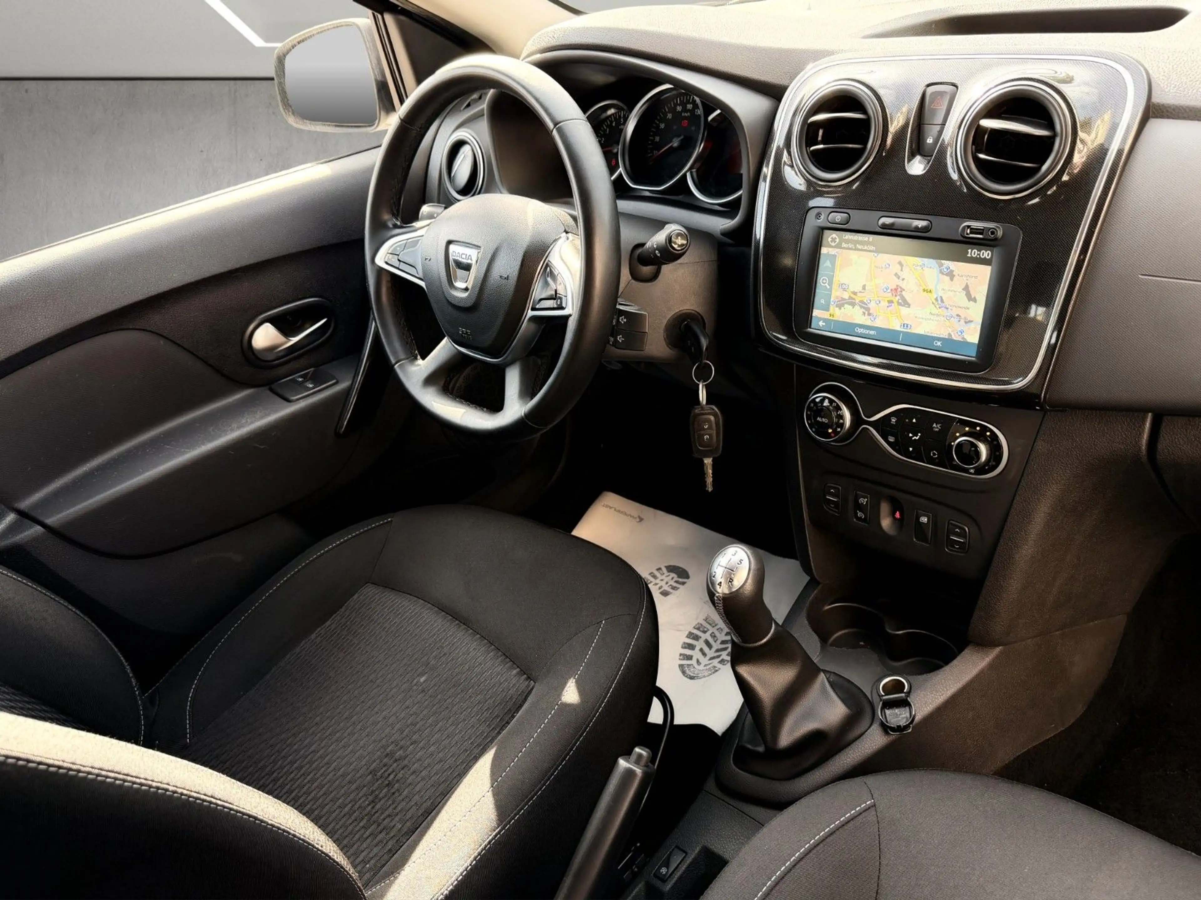 Dacia Logan MCV II Kombi Comfort*Klima*Navi — photo 9