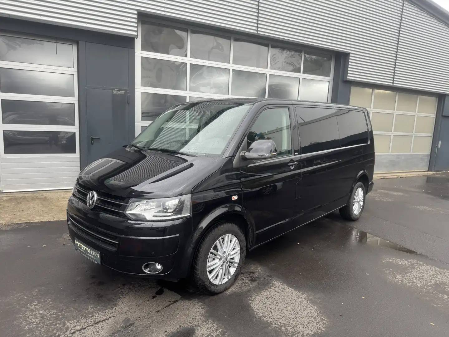 Volkswagen T5 2.0 TDI Multivan lang Cup 4Motion 2.0 BiTDI 4Motio Schwarz - 1