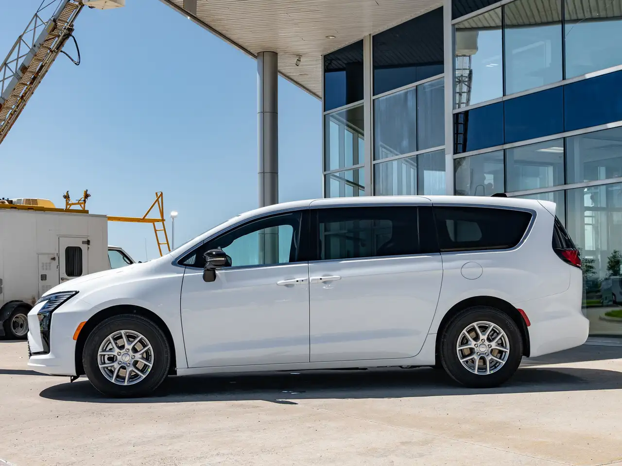 Chrysler Pacifica photo Chrysler Pacifica