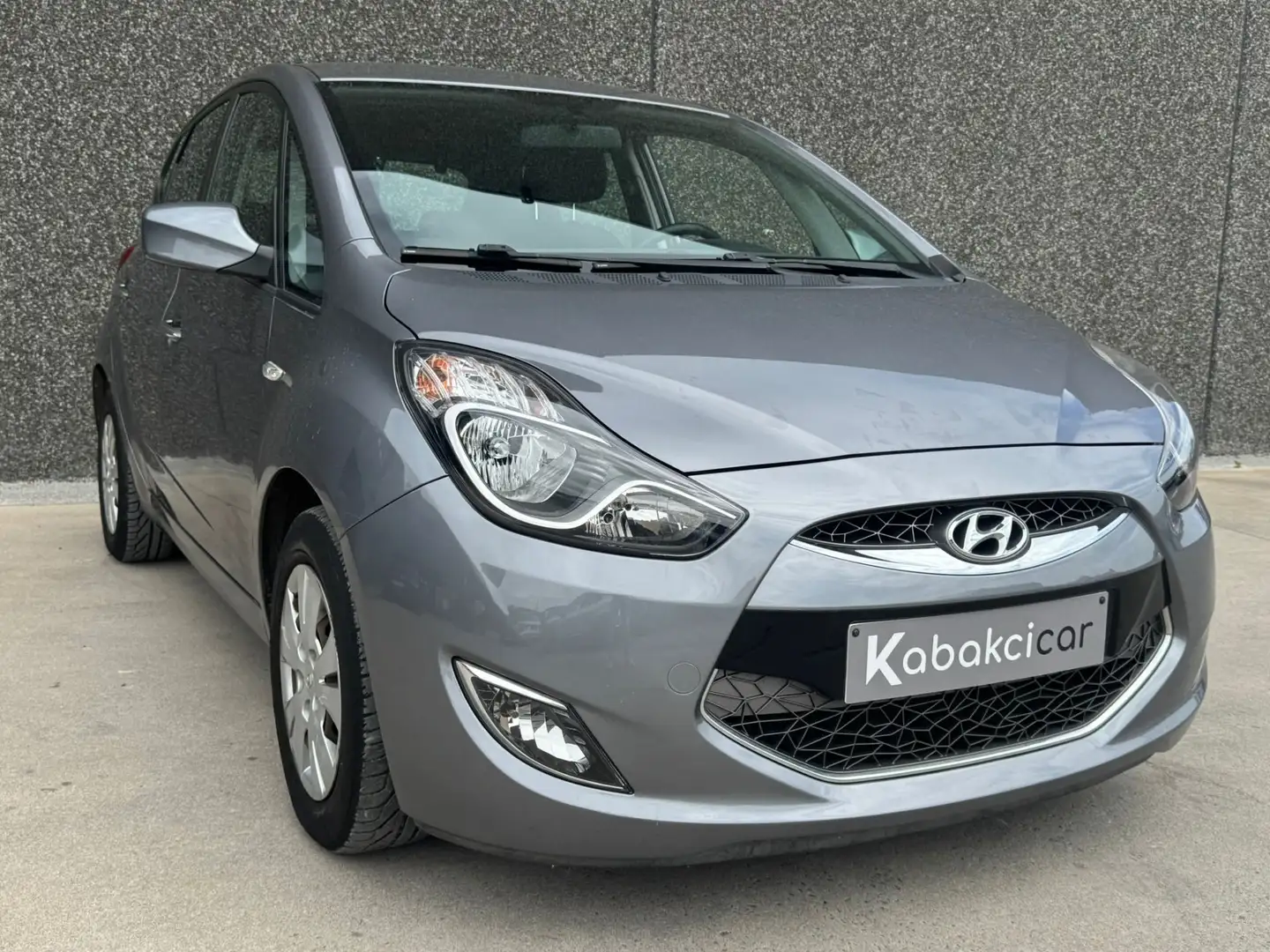 Hyundai iX20 iX20 1.4 CRDi Lounge//CLIM/USB//GARANTIE 12M Grijs - 1