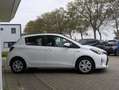 Toyota Yaris 1.5 Hybrid Now | Cruise Control | Climate control Wit - thumbnail 4