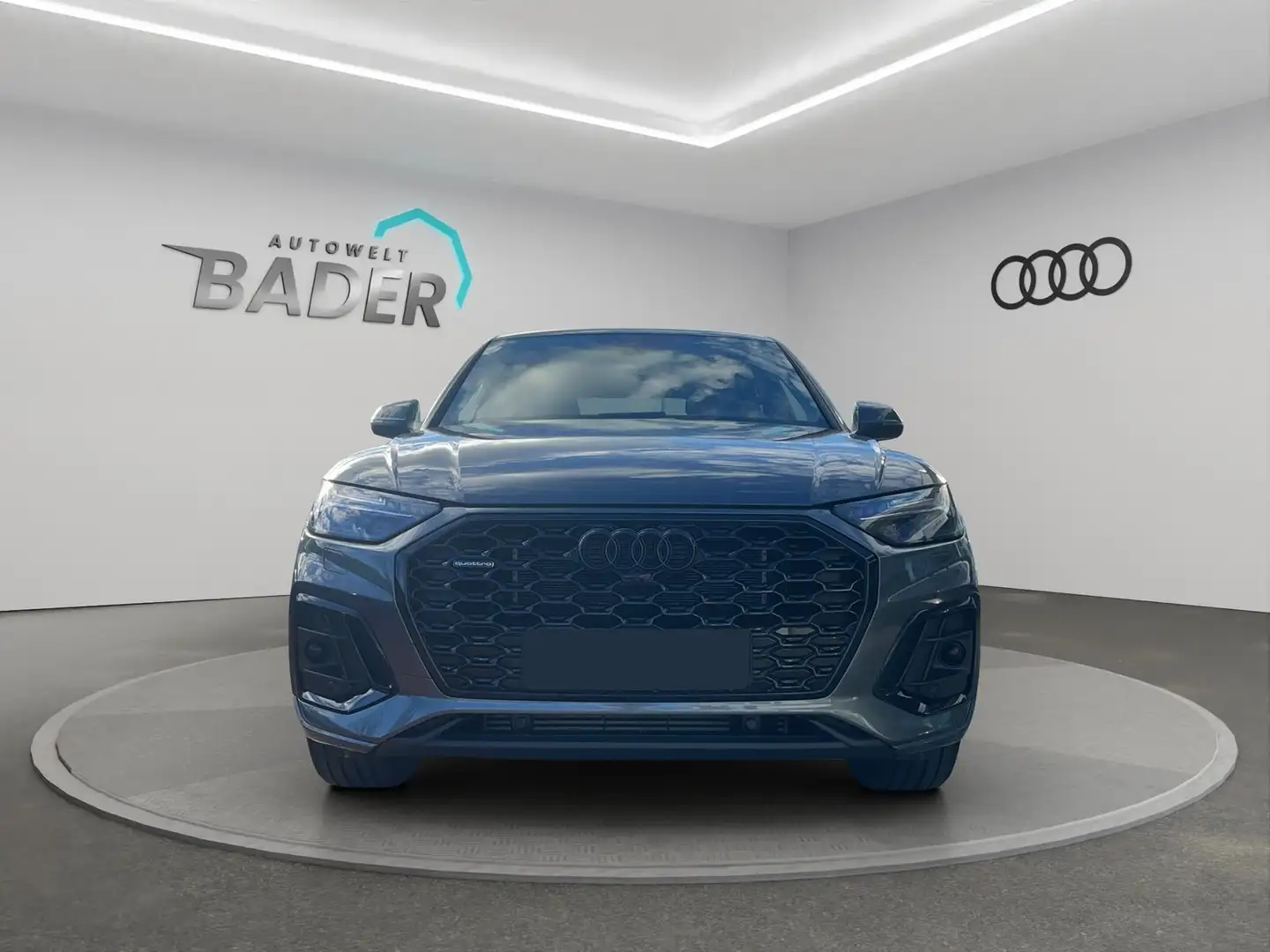 Audi Q5 2.0 TFSIe Sportback S Line Matrix Pano 50 TFSI ... Grau - 2