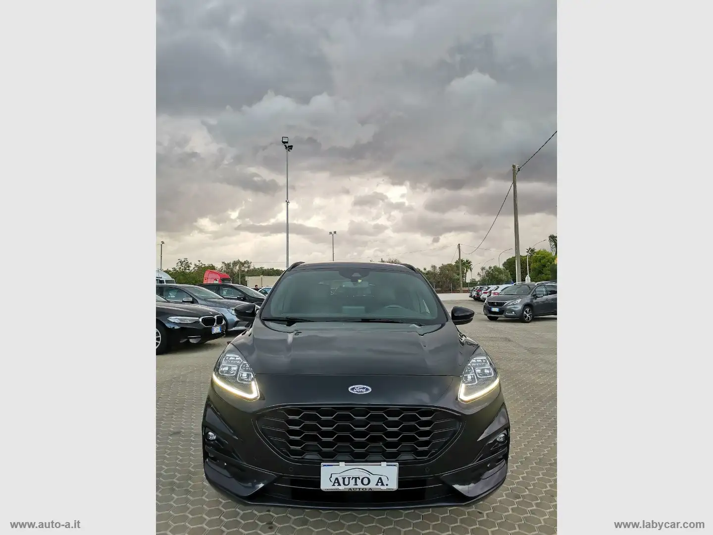 Ford Kuga 1.5 EcoBl. 120CV aut. 2WD ST-Line X Nero - 2