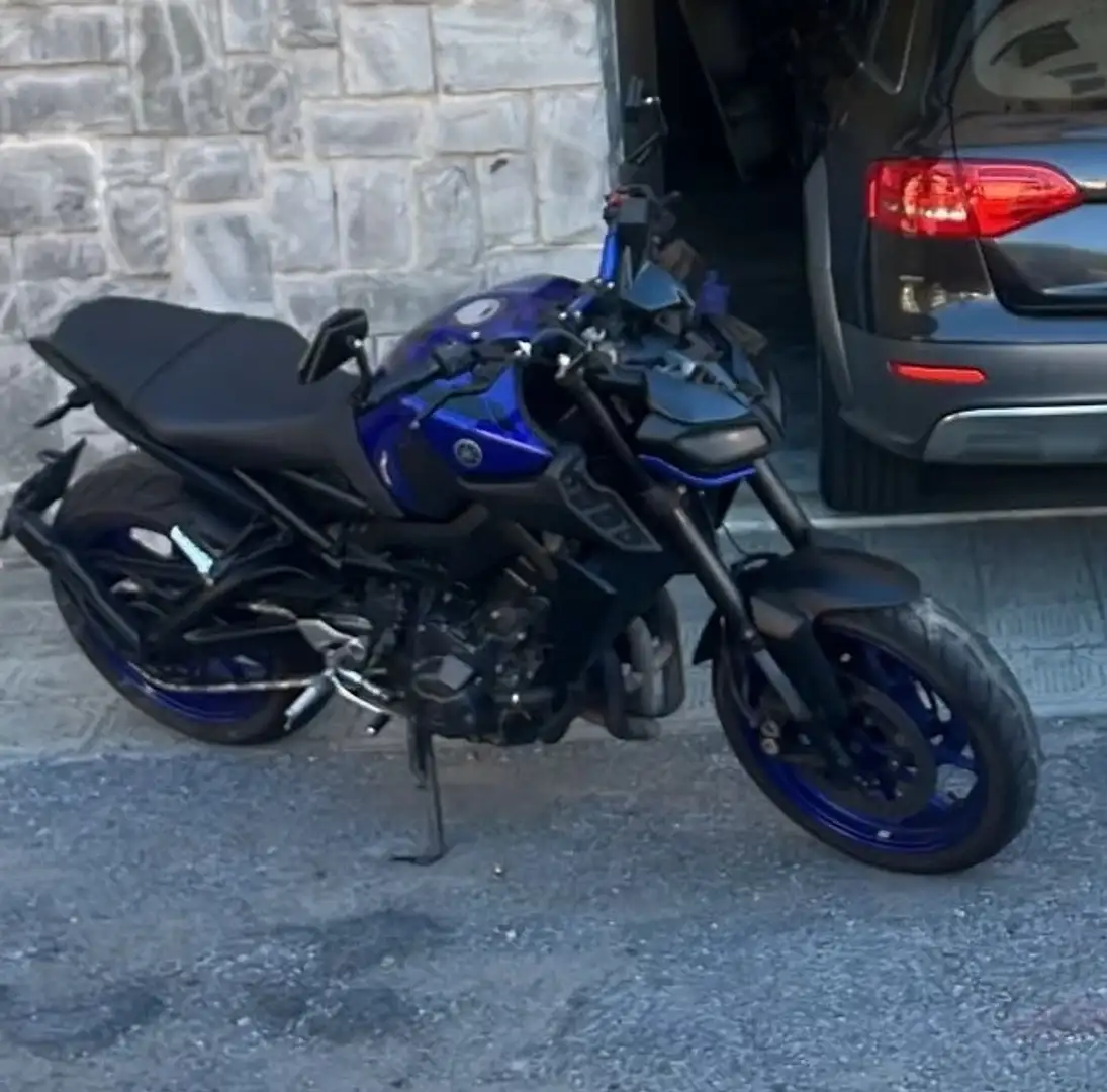 Yamaha MT-09 Azul - 2