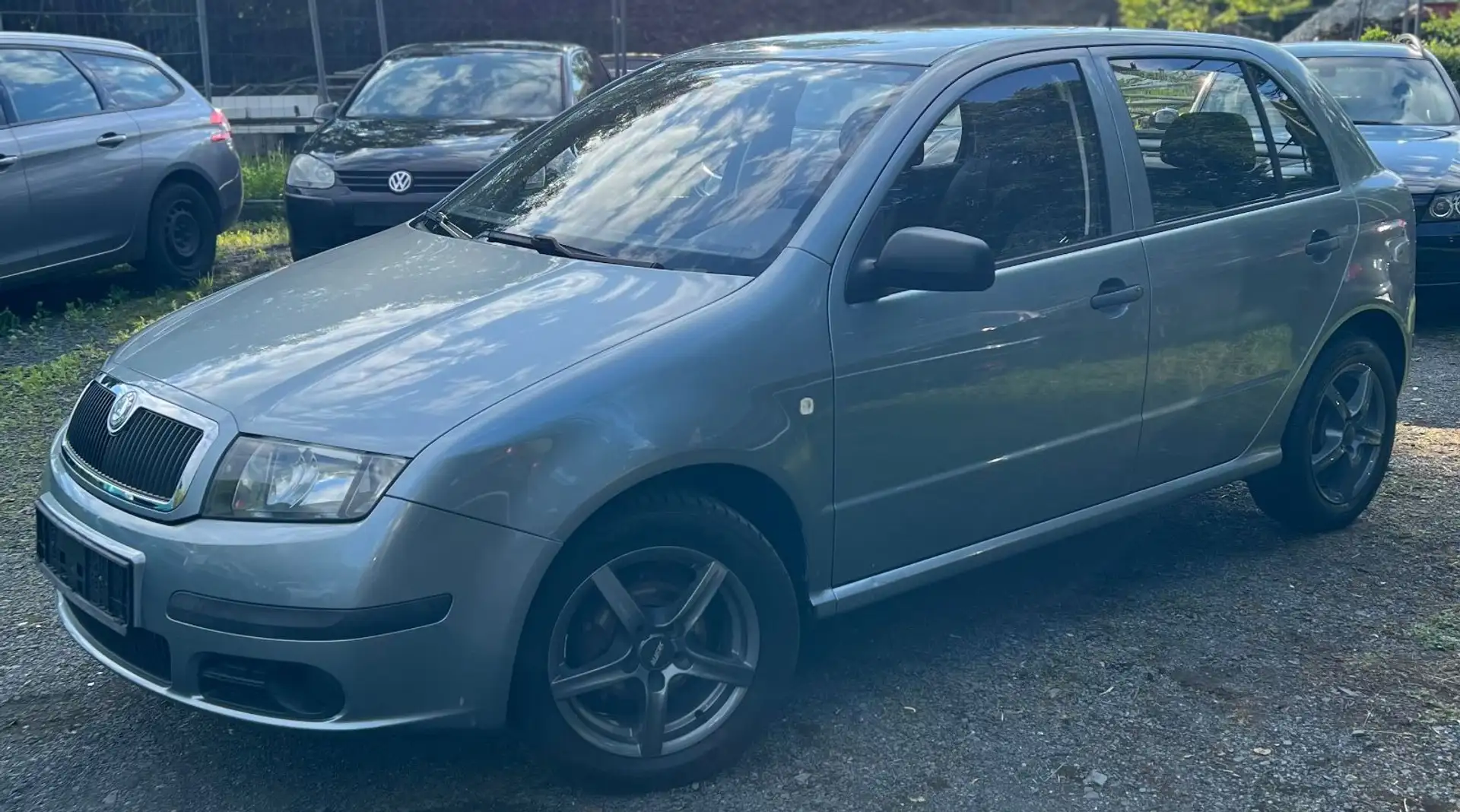 Skoda Fabia Classic1.2 Benzin *Klima*TÜV*Scheckheft* Grau - 2