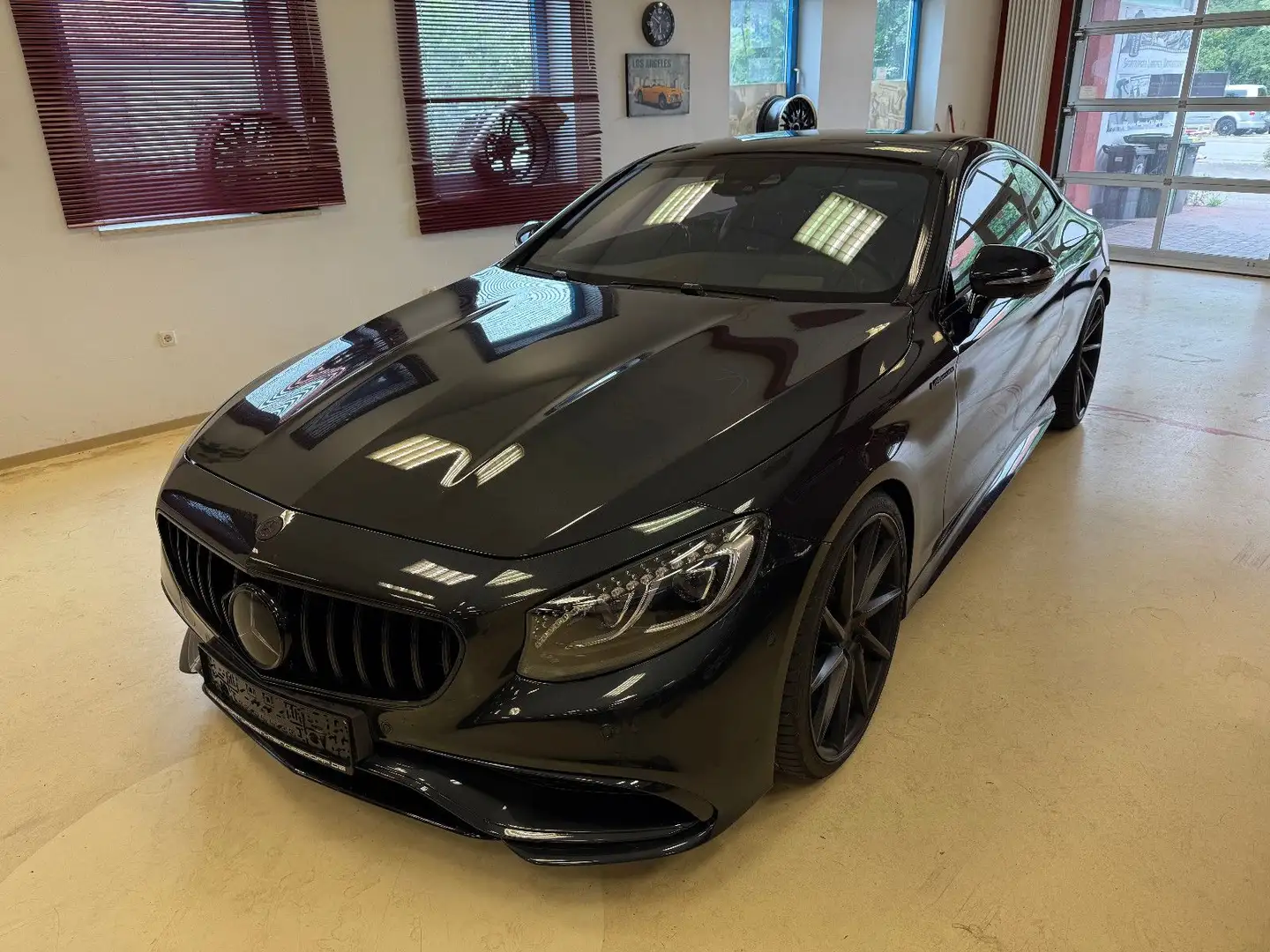 Mercedes-Benz S 63 AMG Coupe Edition 1 4Matic VOLL DEUTSCH,22" Černá - 2