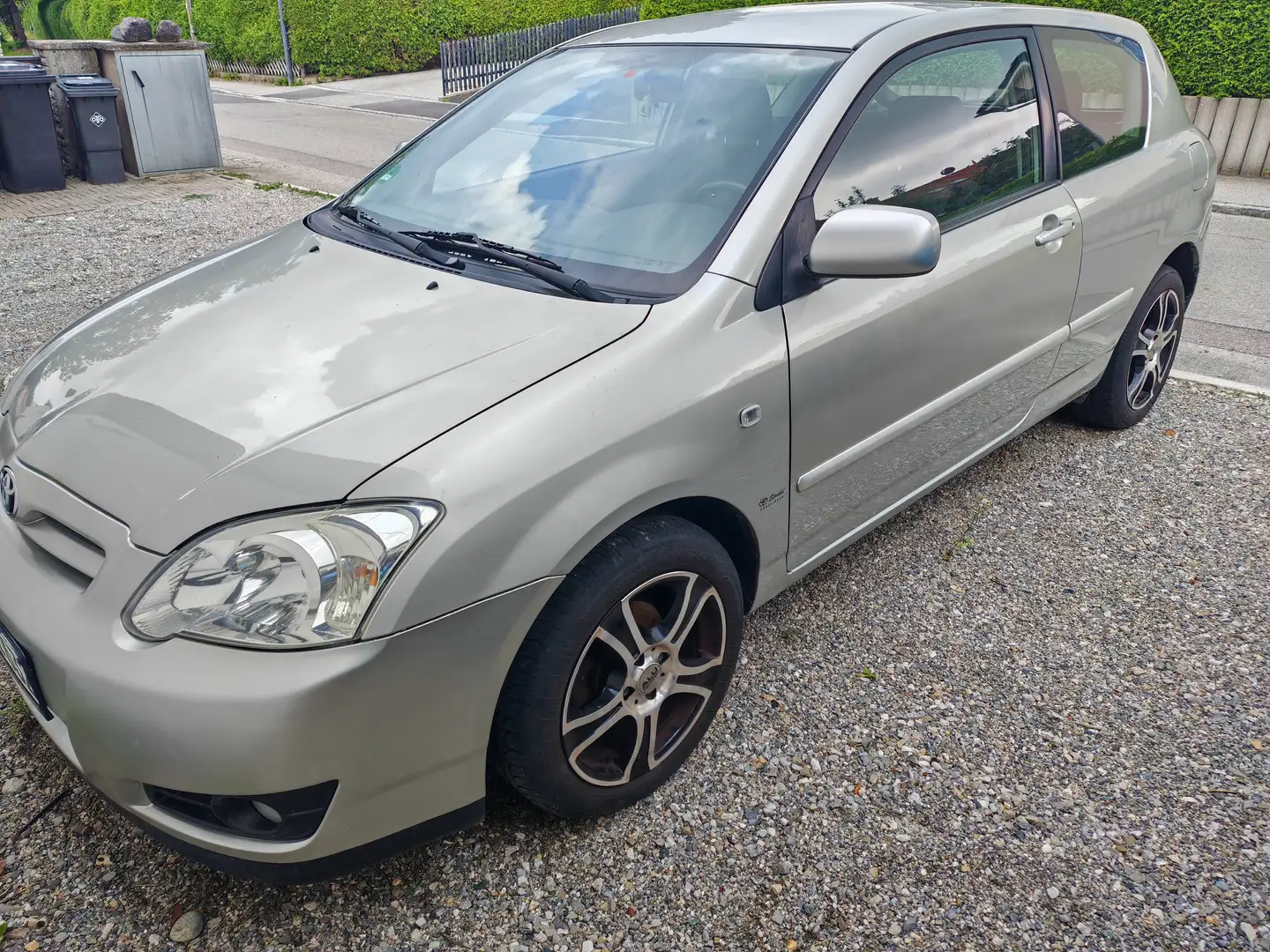 Toyota Corolla Corolla 1.4 Grau - 1