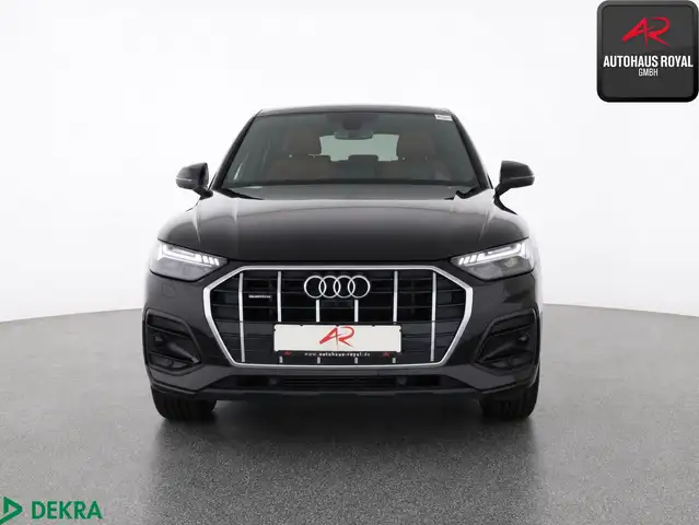 Audi Q5 view 8