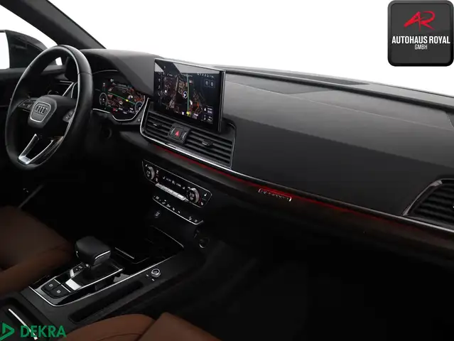 Audi Q5 view 10