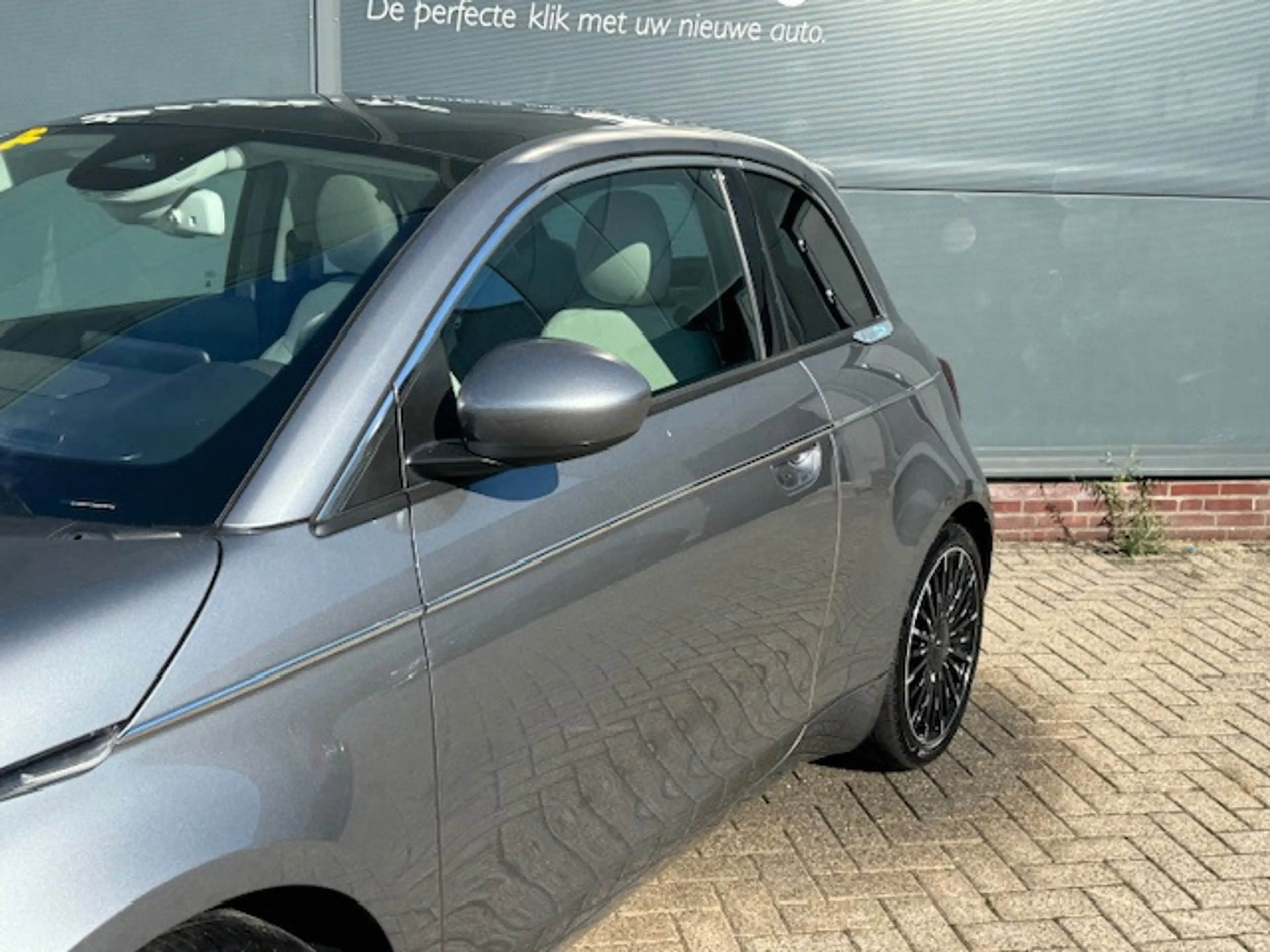 Fiat 500e La Prima by Bocelli 42 kWh *pano *camera *carplay — photo 12
