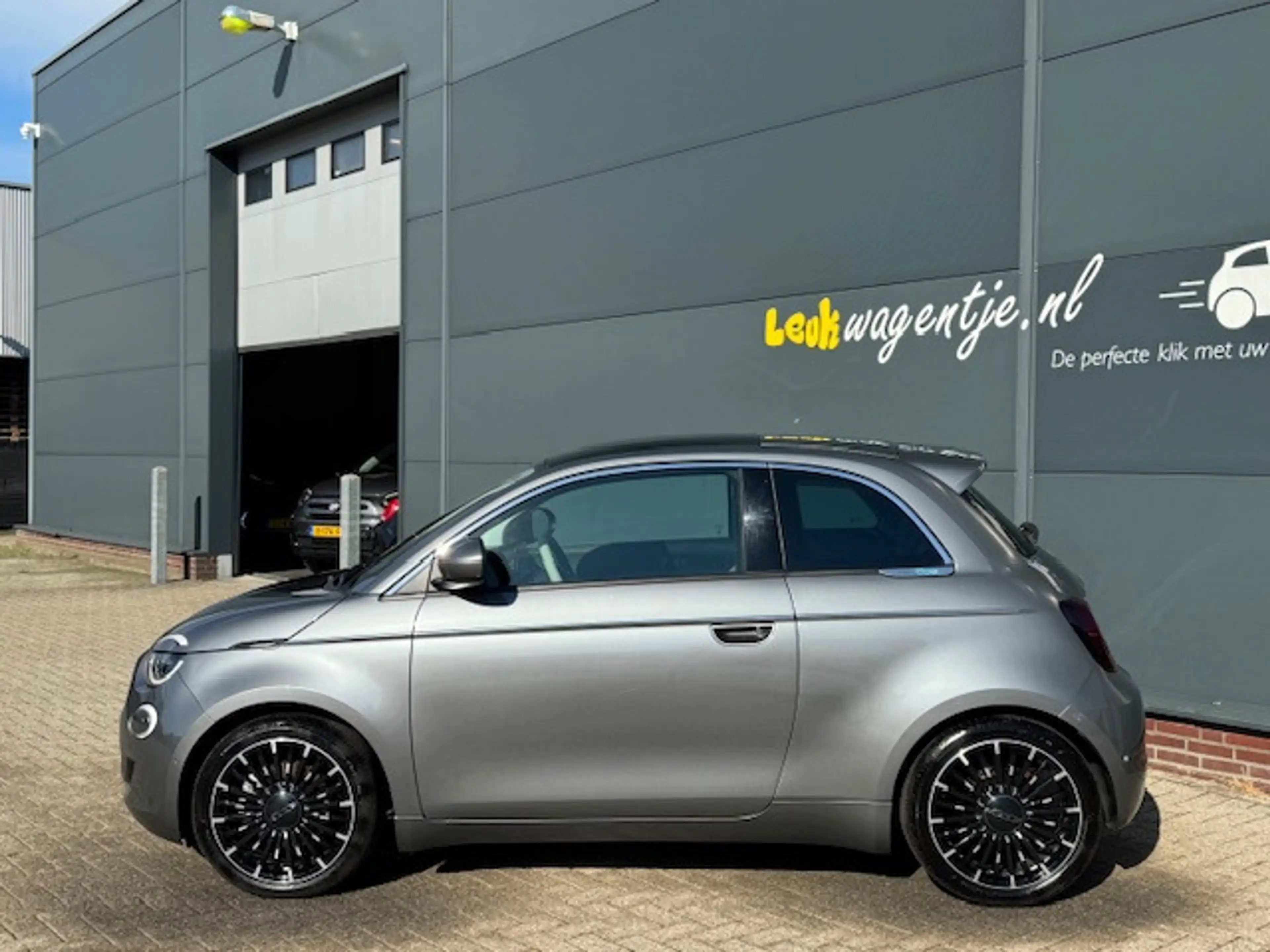 Fiat 500e La Prima by Bocelli 42 kWh *pano *camera *carplay — photo 6