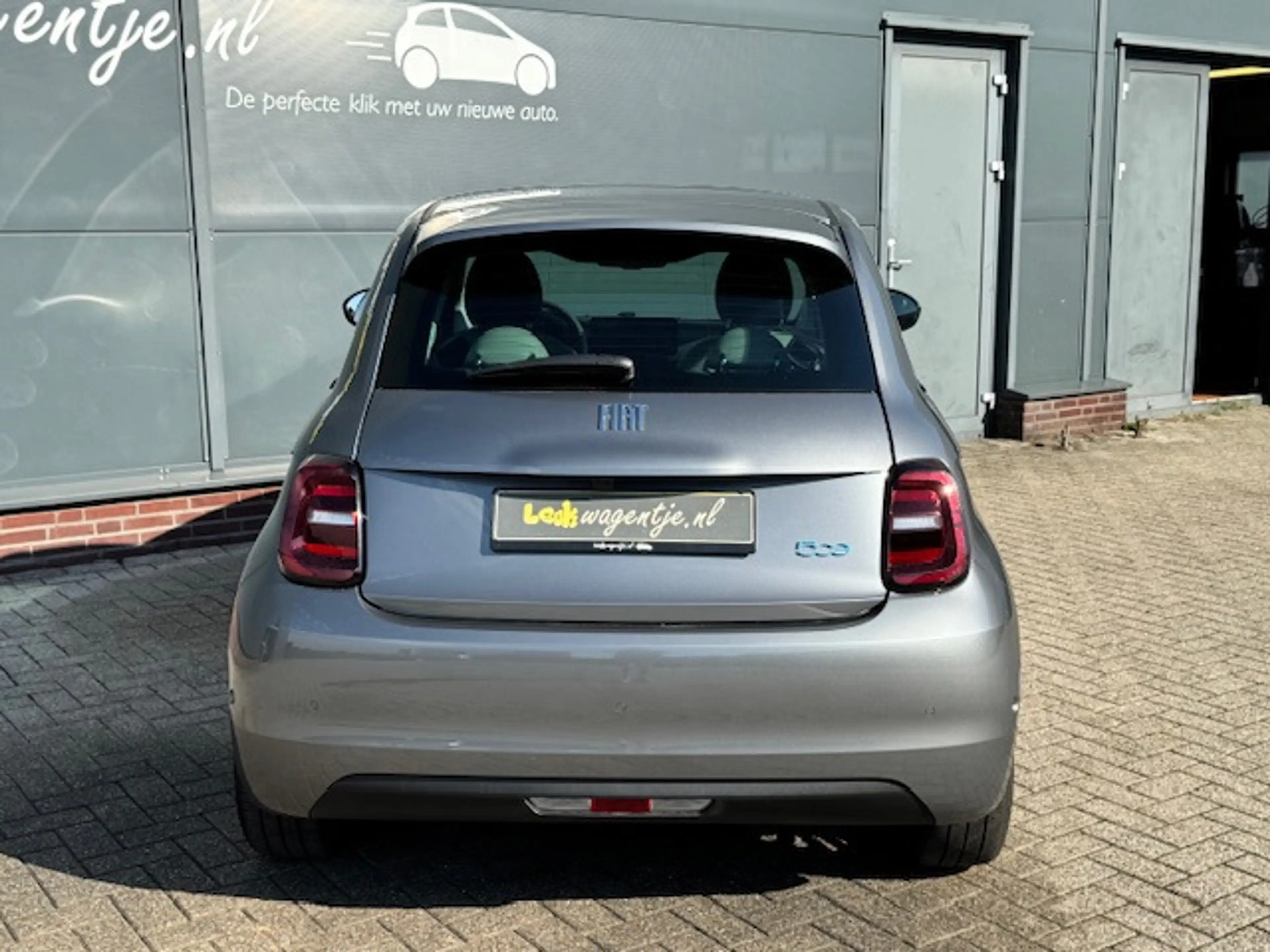 Fiat 500e La Prima by Bocelli 42 kWh *pano *camera *carplay — photo 5
