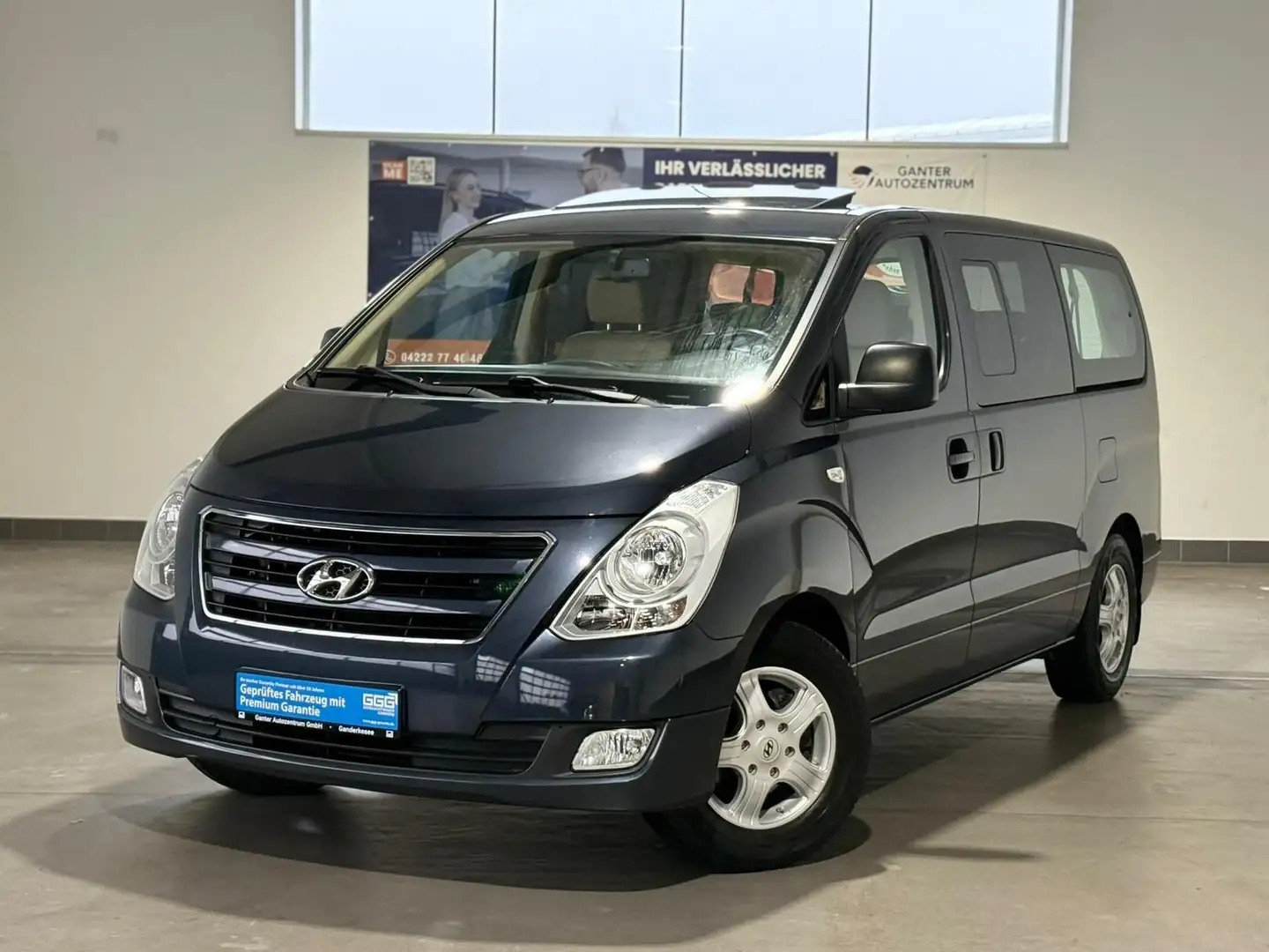 Hyundai H-1 Travel Family+ Automatik LEDER+PANO+NAVI+SHZ Blau - 1