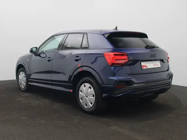 Audi Q2 view 5