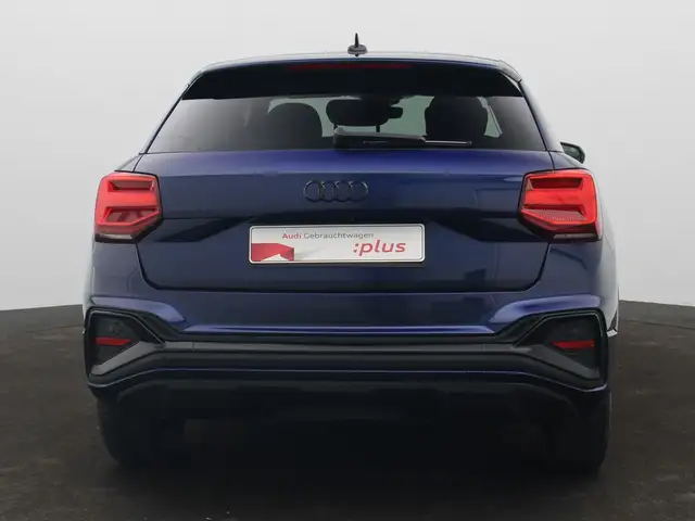 Audi Q2 view 6