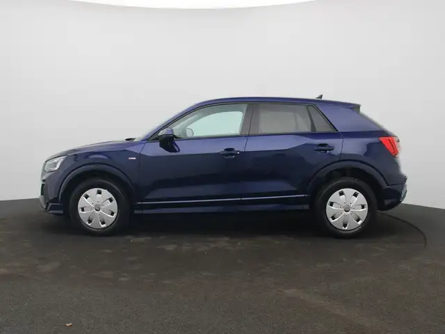 Audi Q2 view 4