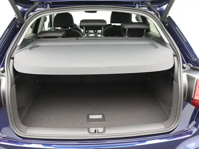 Audi Q2 view 9