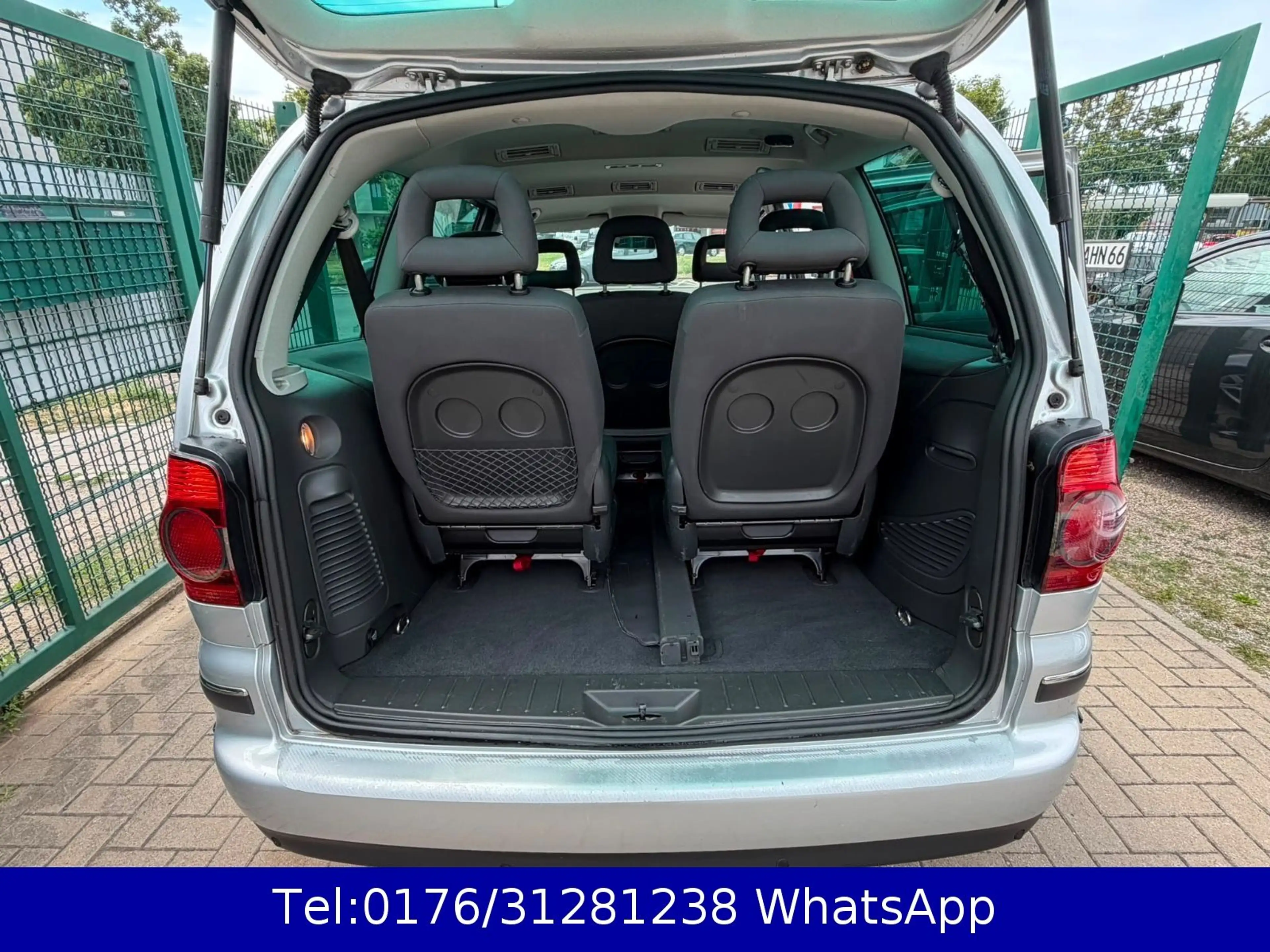 Volkswagen Sharan United 2.0 !! Tüv-Service Neu !! Navi !! — photo 10