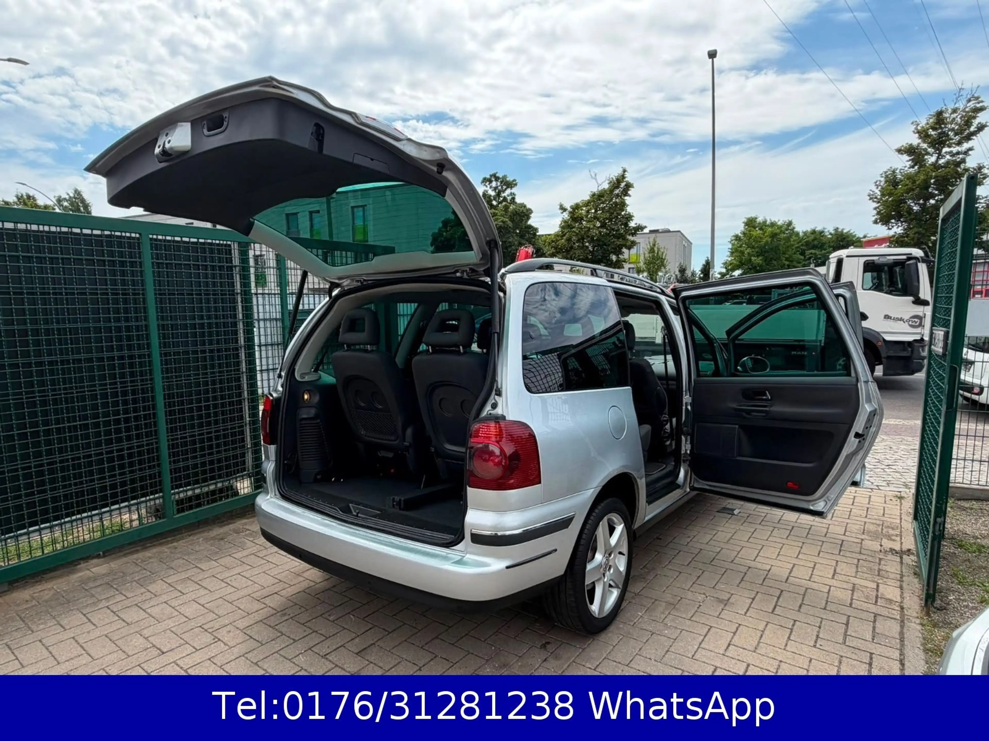 Volkswagen Sharan United 2.0 !! Tüv-Service Neu !! Navi !! — photo 11
