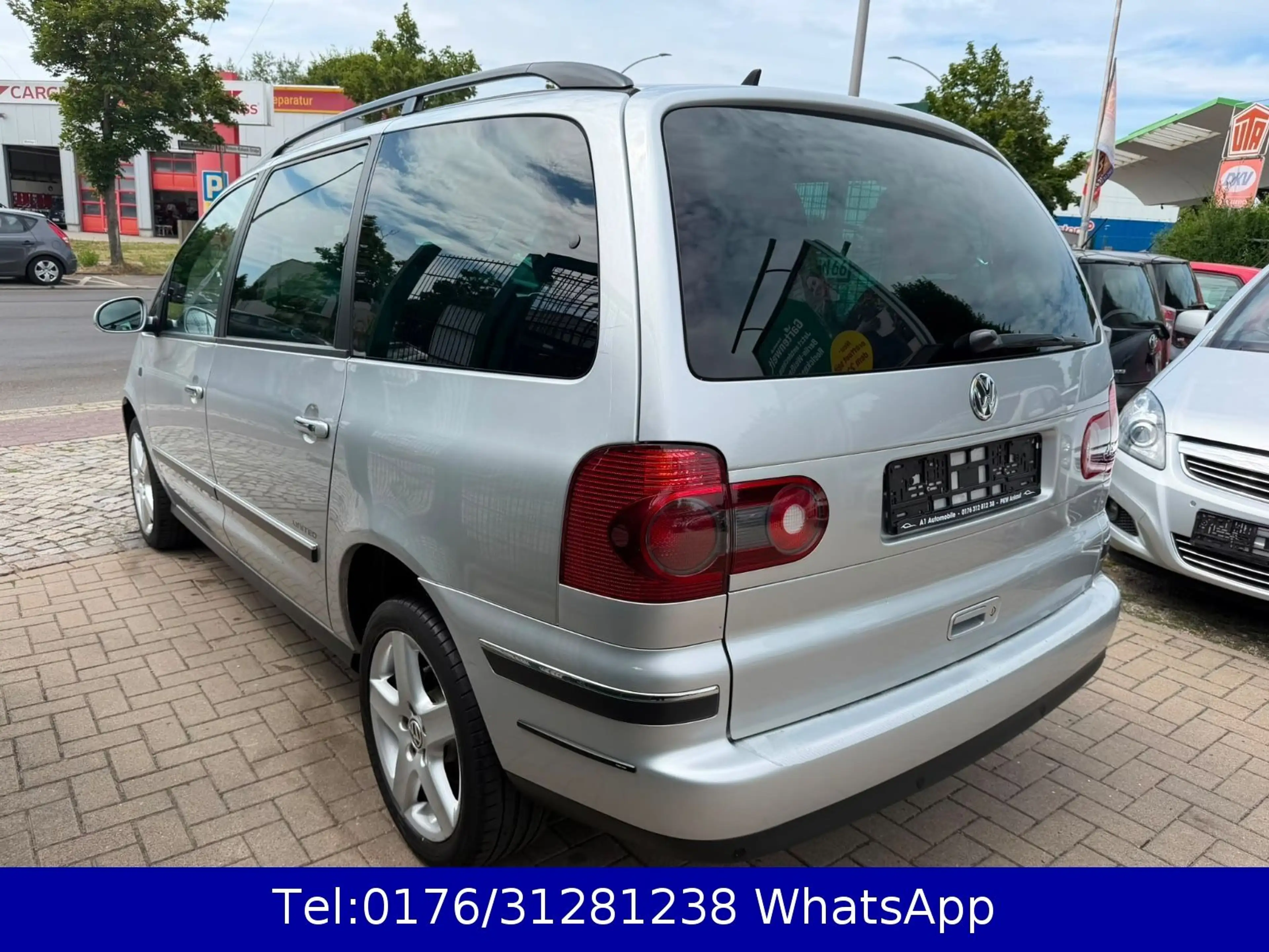 Volkswagen Sharan United 2.0 !! Tüv-Service Neu !! Navi !! — photo 2