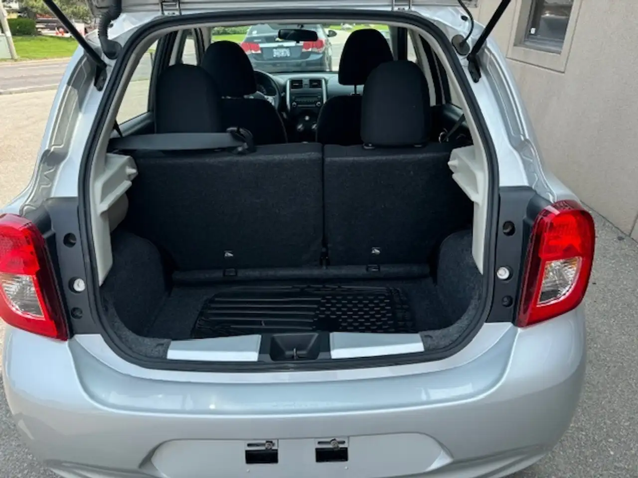 Nissan Micra снимка Nissan Micra