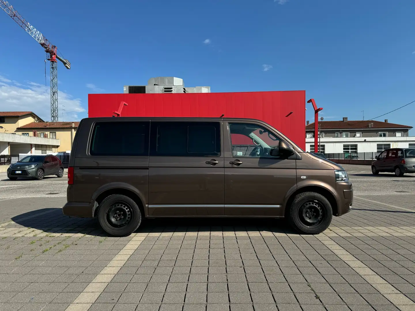 Volkswagen T5 Multivan 2.0 tdi Highline 140cv Marrone - 1