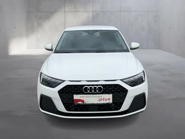 Audi A1 view 8