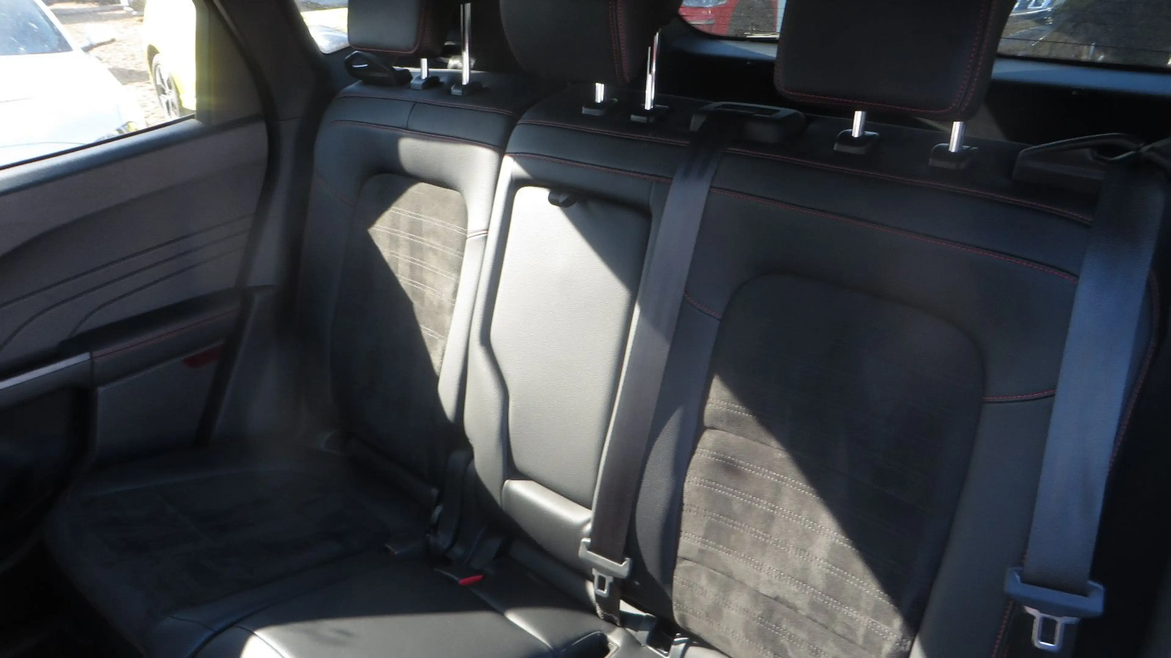 Ford Kuga Plug-In Hybrid ST-Line X, Sitzheizung — photo 15