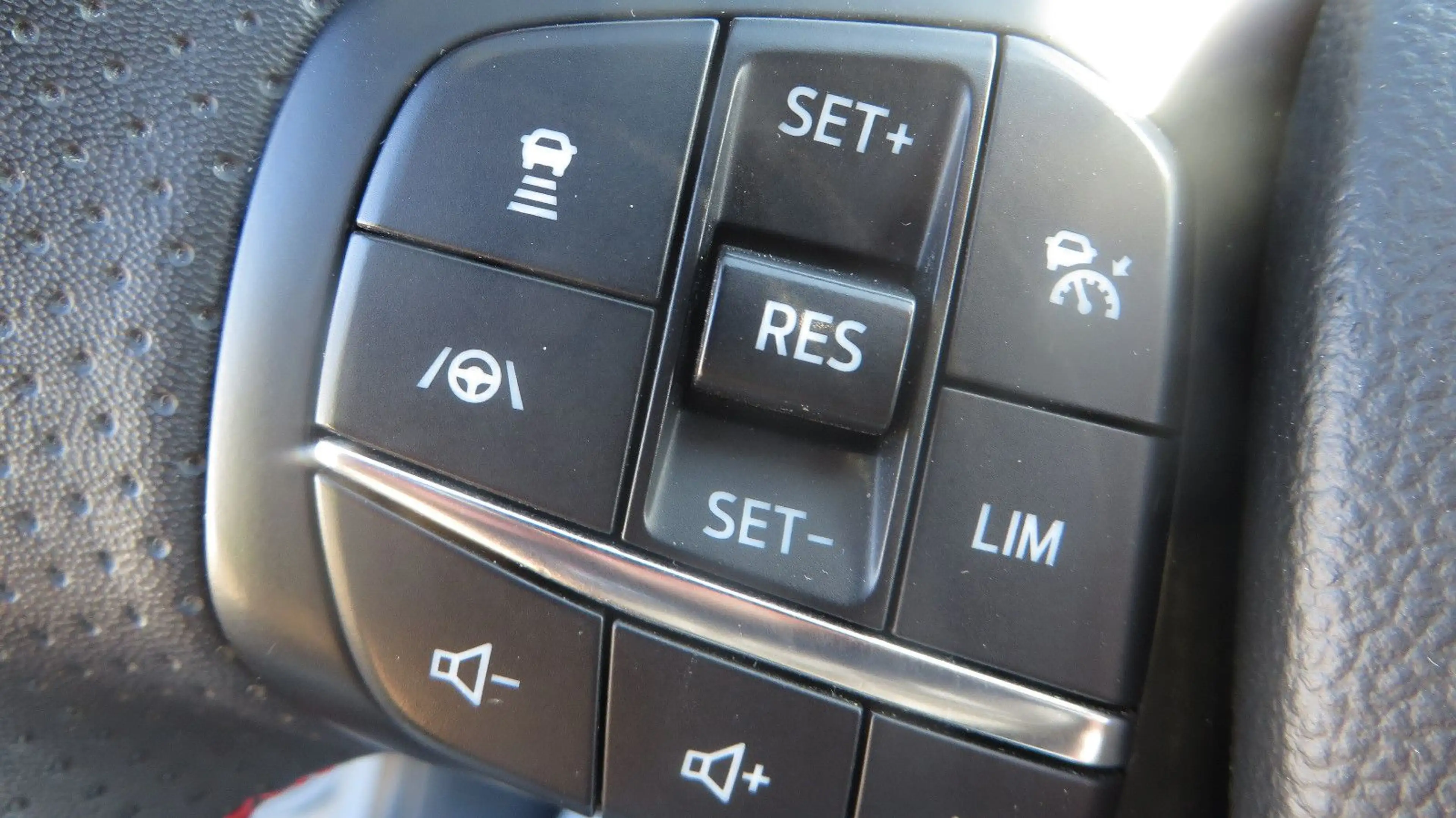 Ford Kuga Plug-In Hybrid ST-Line X, Sitzheizung — photo 10