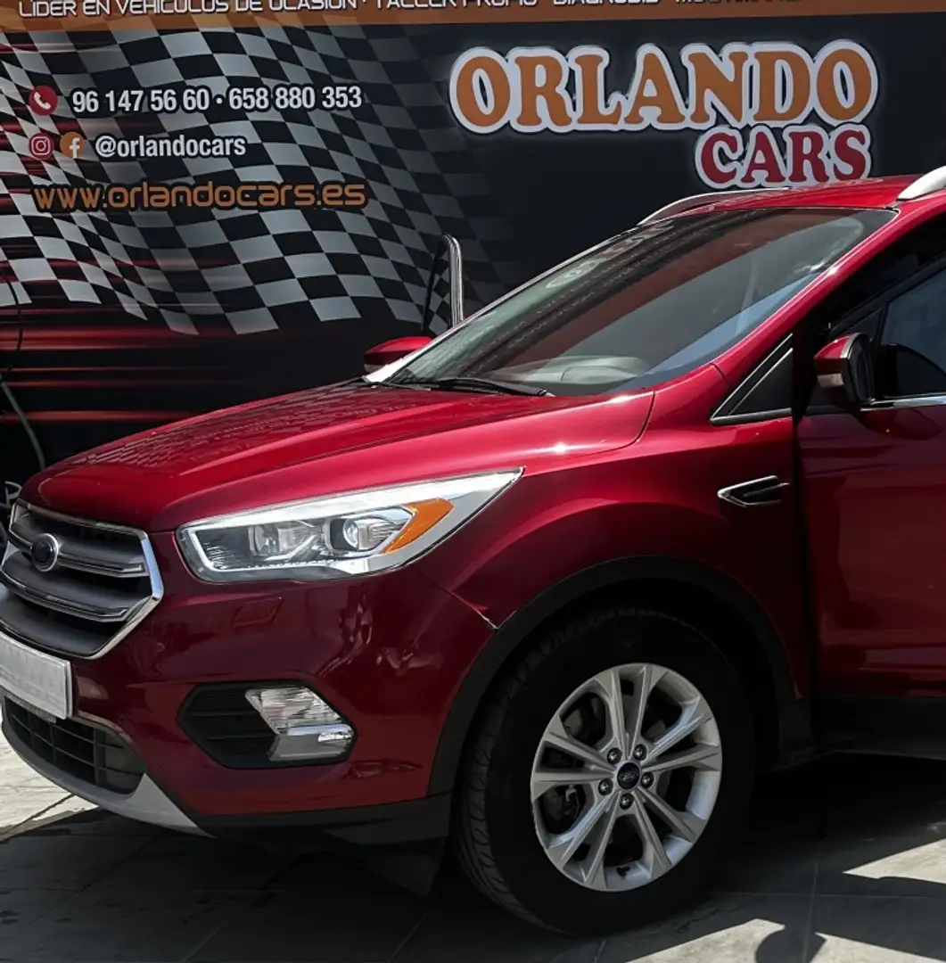 Ford Kuga 2.0TDCi Auto S&S Titanium 4x2 150 Rojo - 2