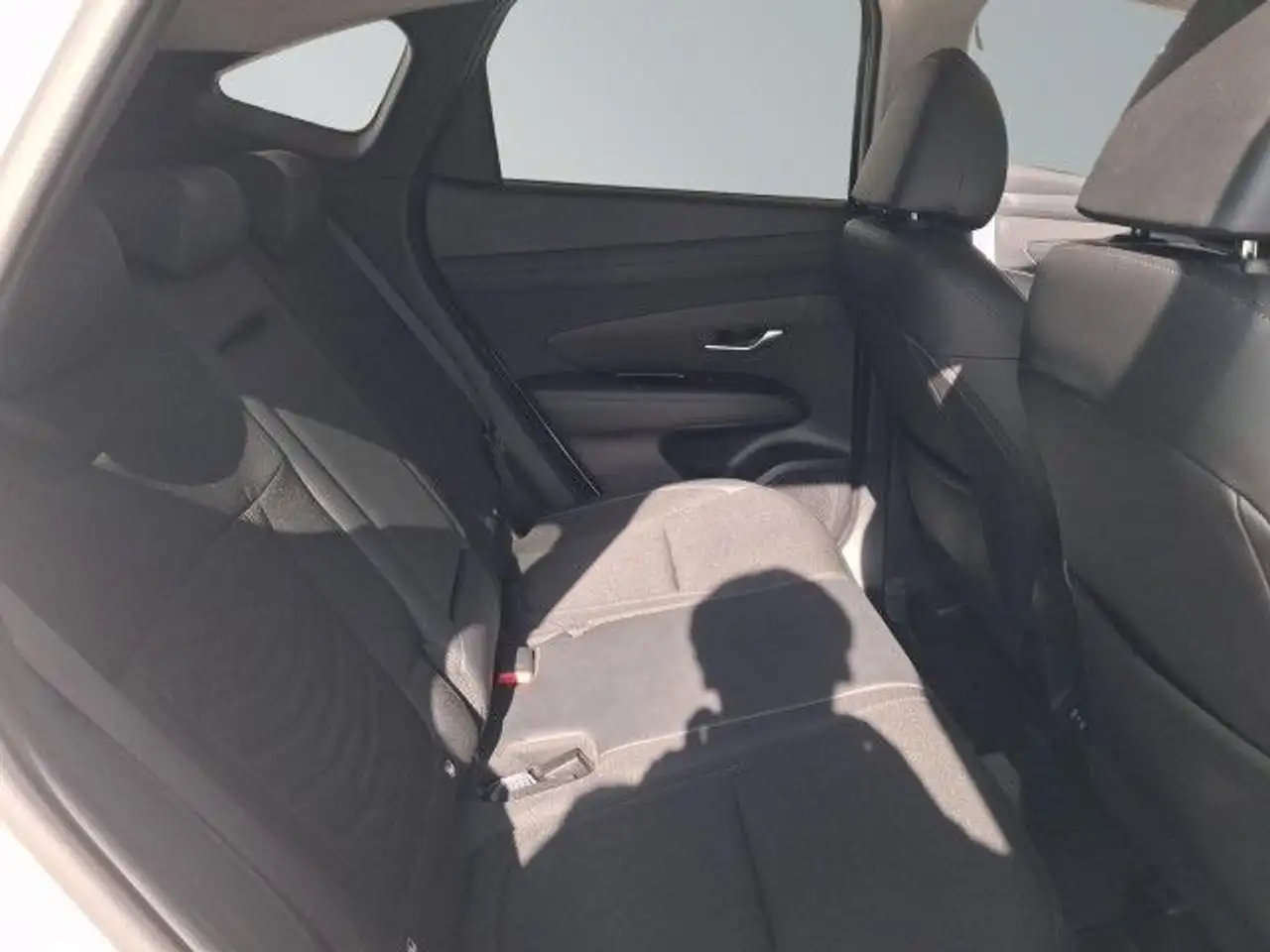 Hyundai TUCSON Hybrid Trend KRELL LED 1.6 Benzin Bluetooth 19