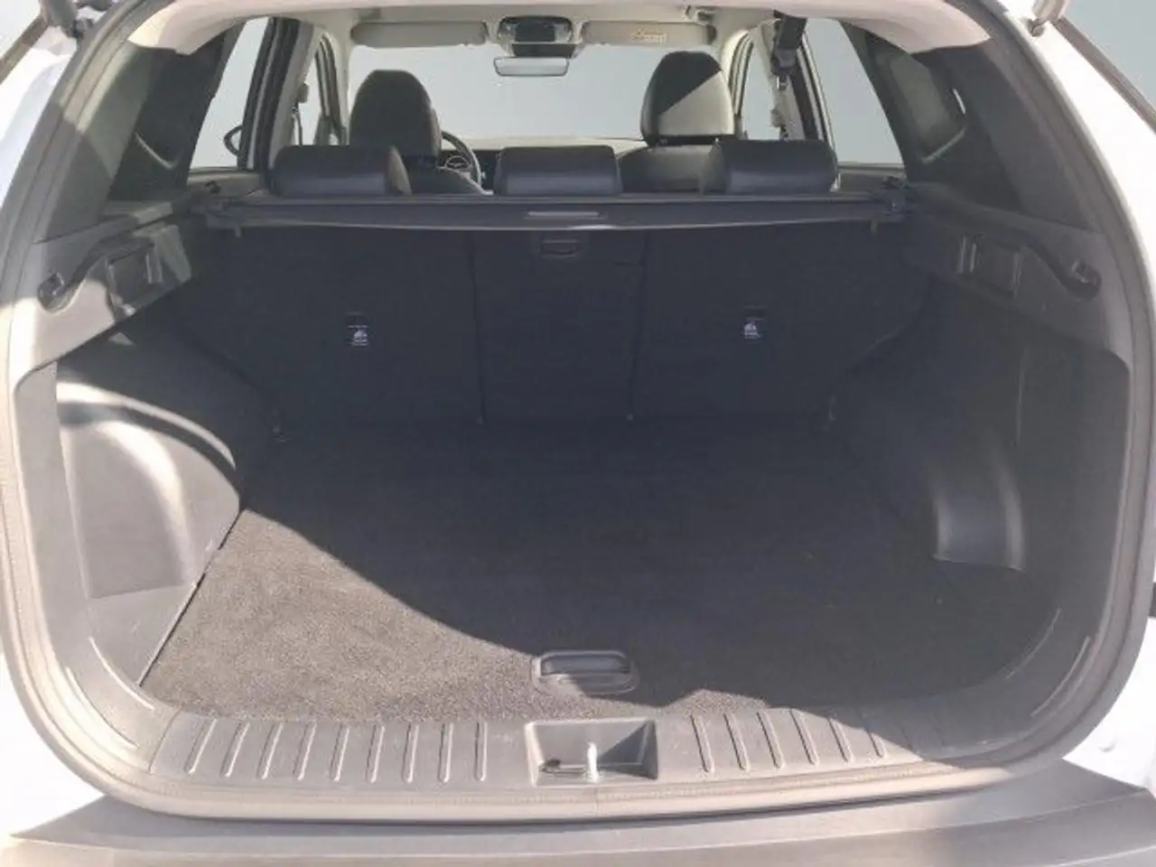 Hyundai TUCSON Hybrid Trend KRELL LED 1.6 Benzin Bluetooth 14