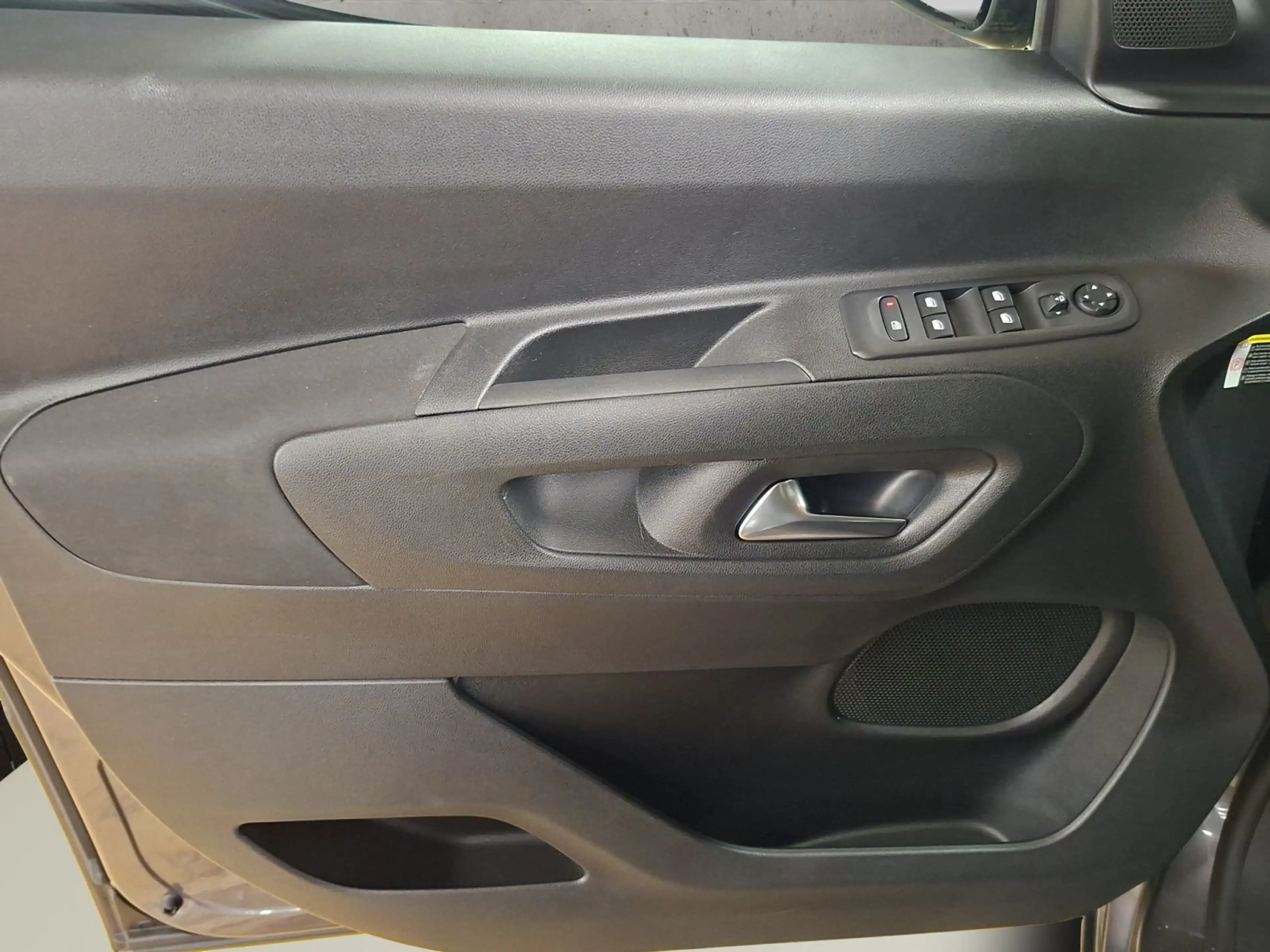 Opel Combo 1.2 Life Turbo Ultimate XL Automatik — photo 12