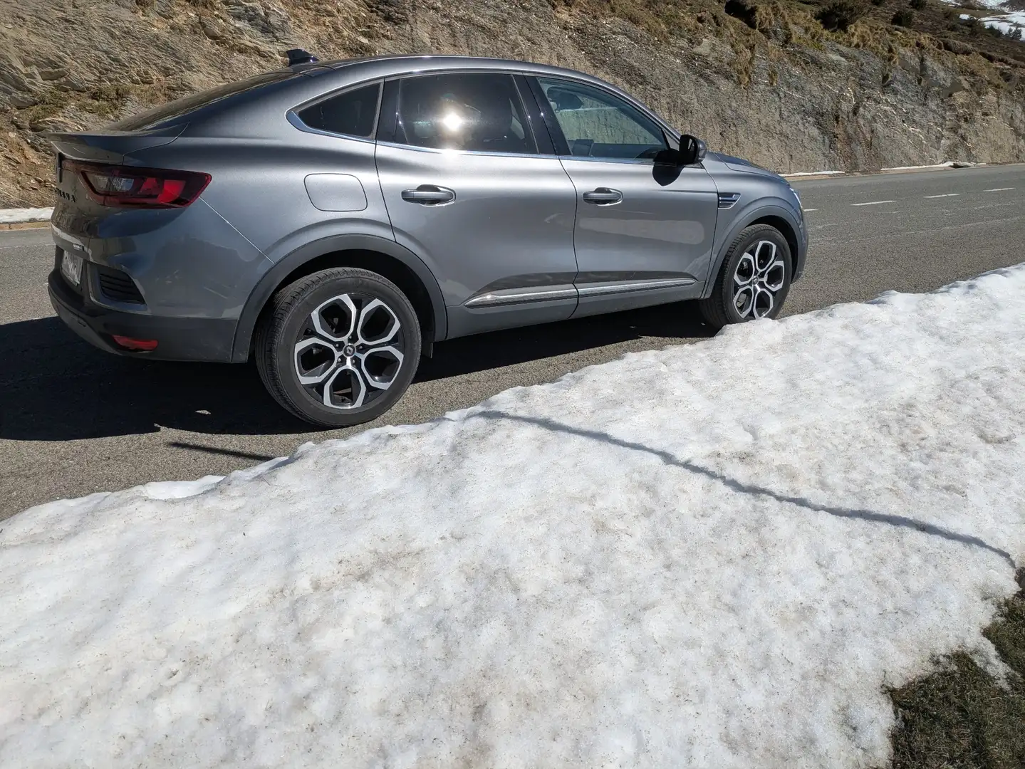 Renault Arkana 1.6 E-Tech Zen 105kW - 1