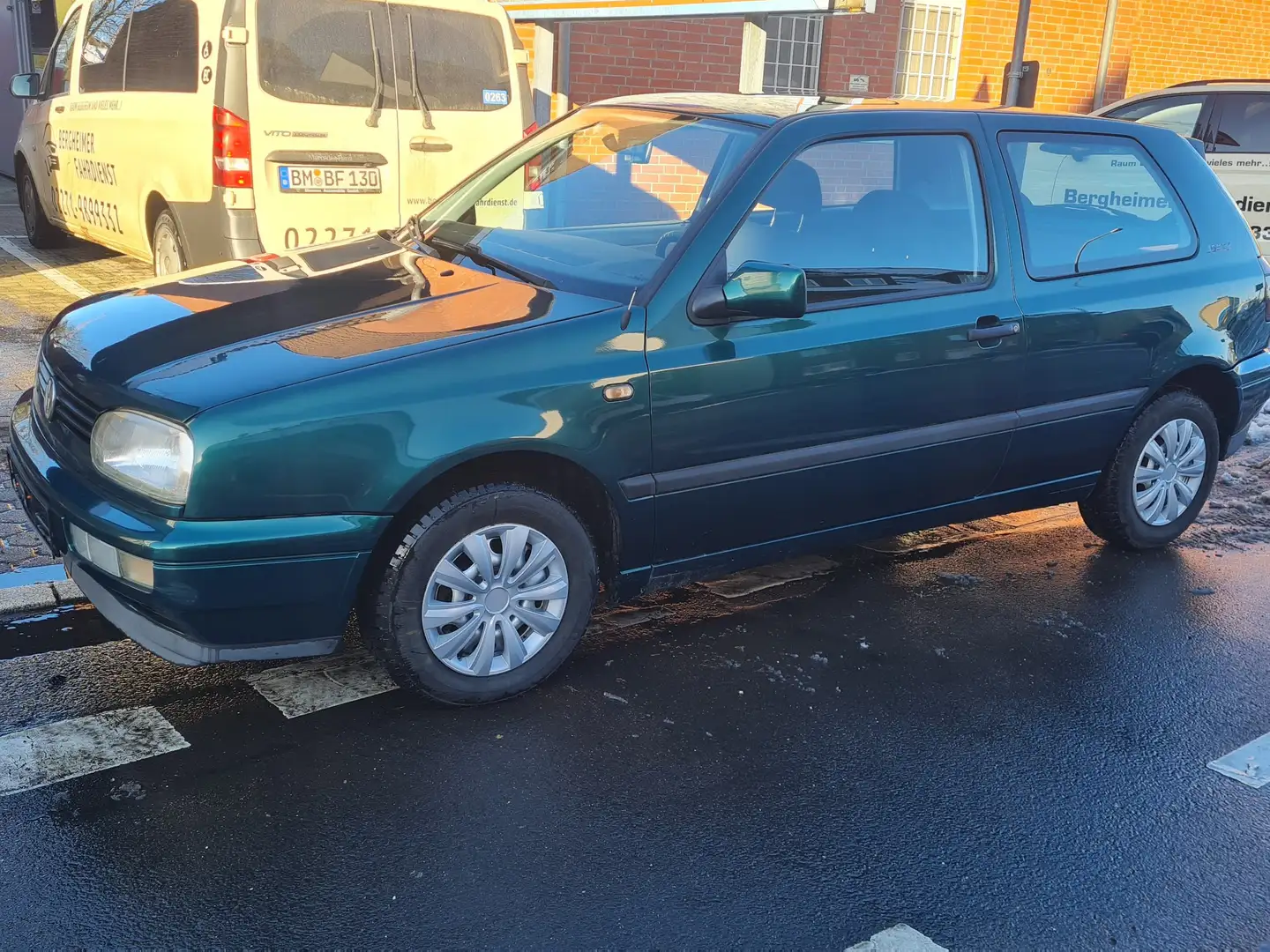 Volkswagen Golf 1.6 Joker Verde - 1